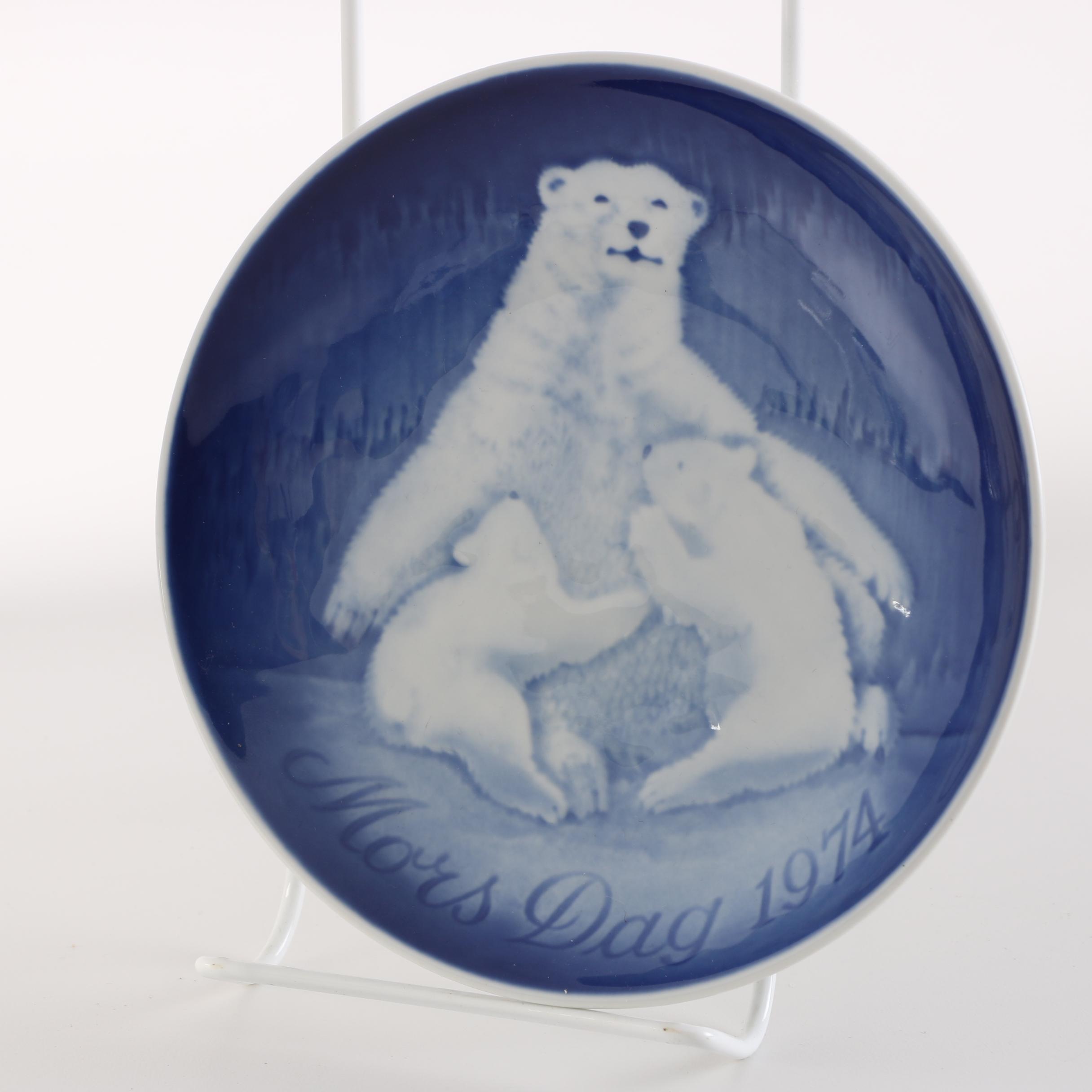 Polar Bear Décor Including Hutschenreuther and B&G Plates