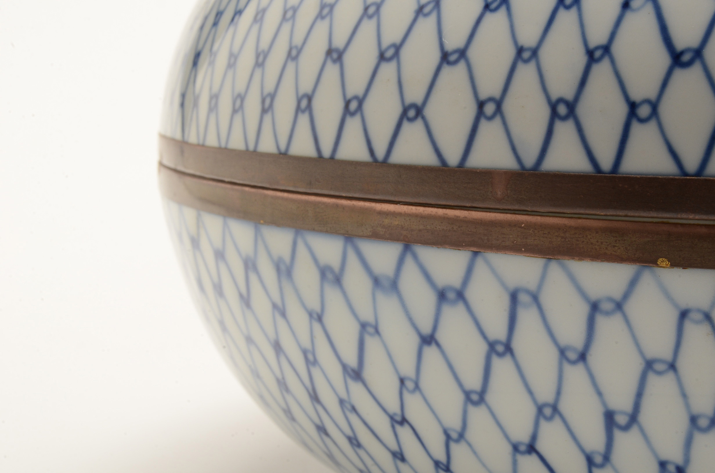 Blue and White Porcelain Chinese Covered Dish