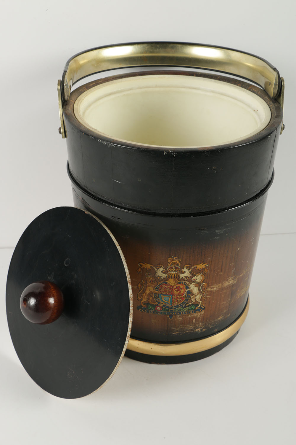 Barrel-Shaped Ice Bucket with British Royal Coat of Arms