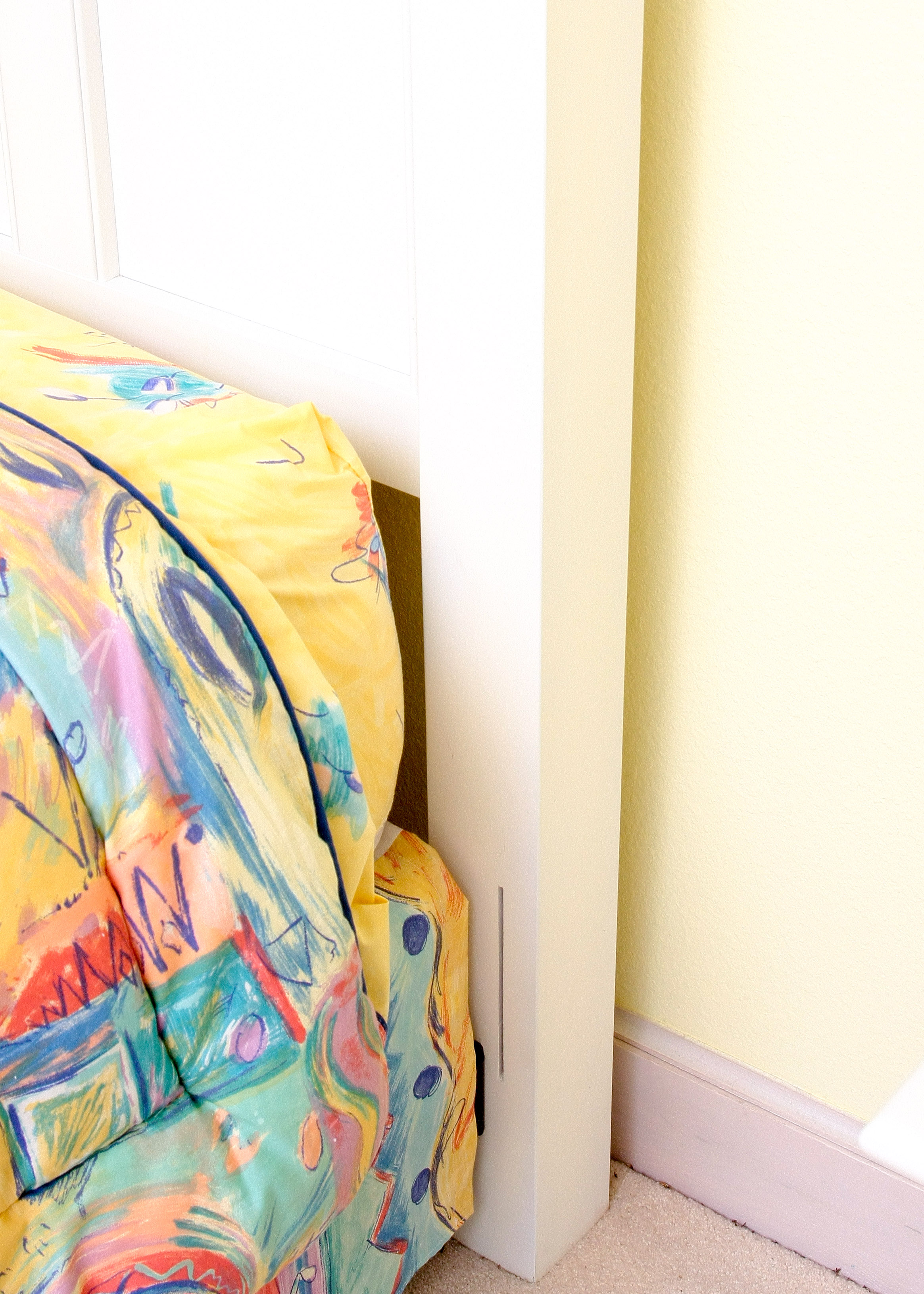 Lexington Furniture White Wicker and Wooden Bedroom Set