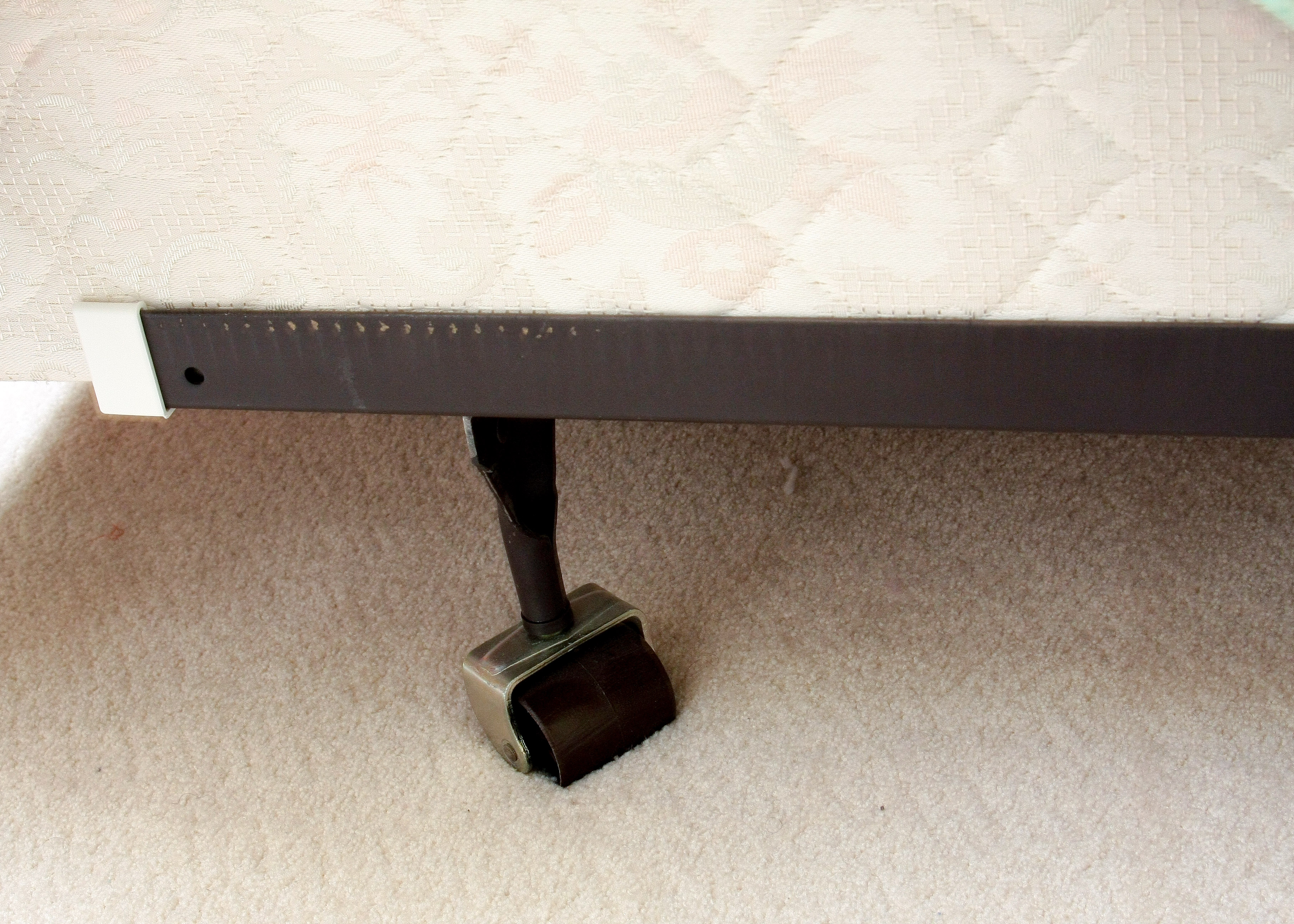 Lexington Furniture White Wicker and Wooden Bedroom Set