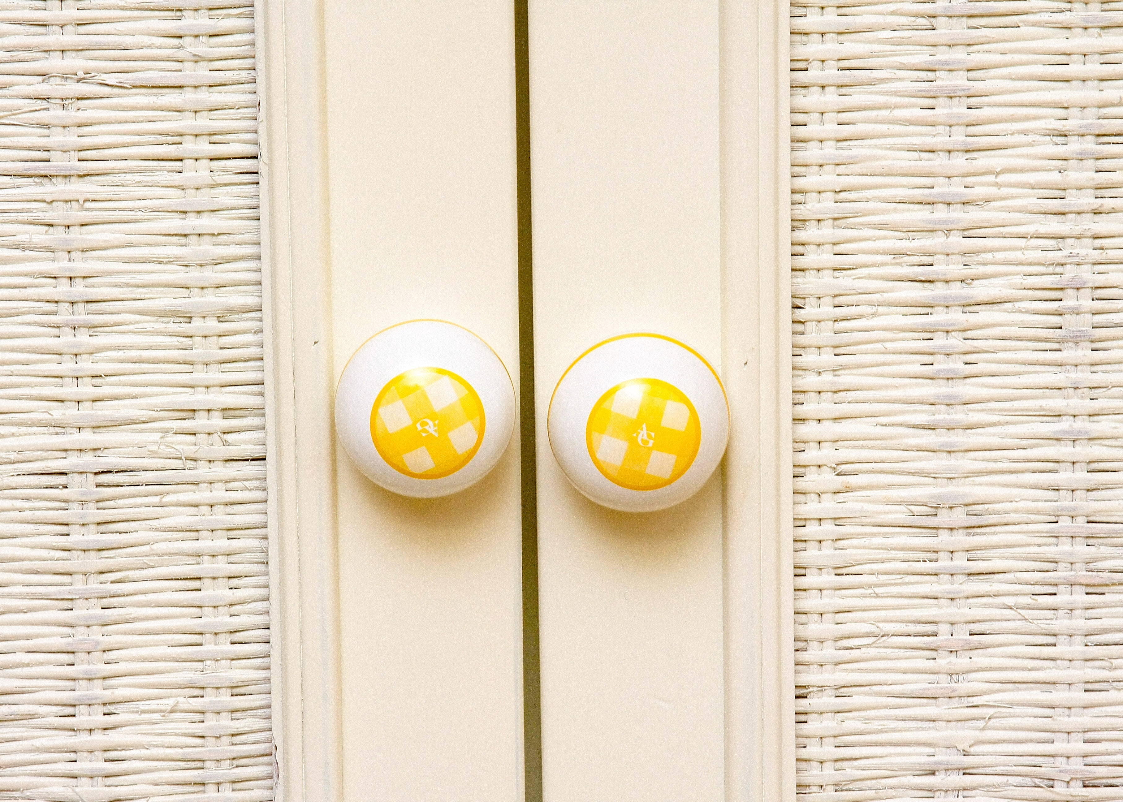 Lexington Furniture White Wicker and Wooden Bedroom Set