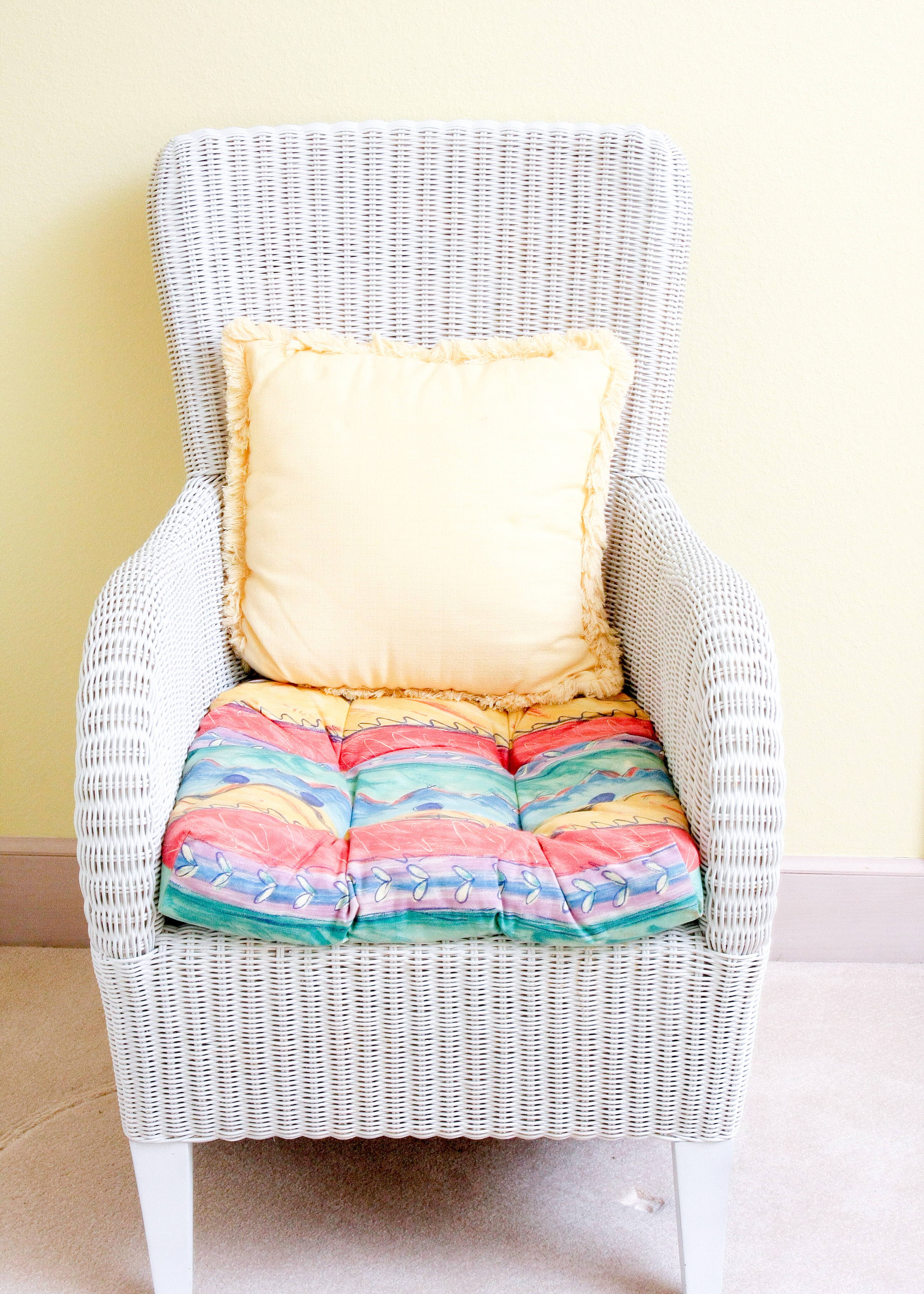 Lexington Furniture White Wicker and Wooden Bedroom Set