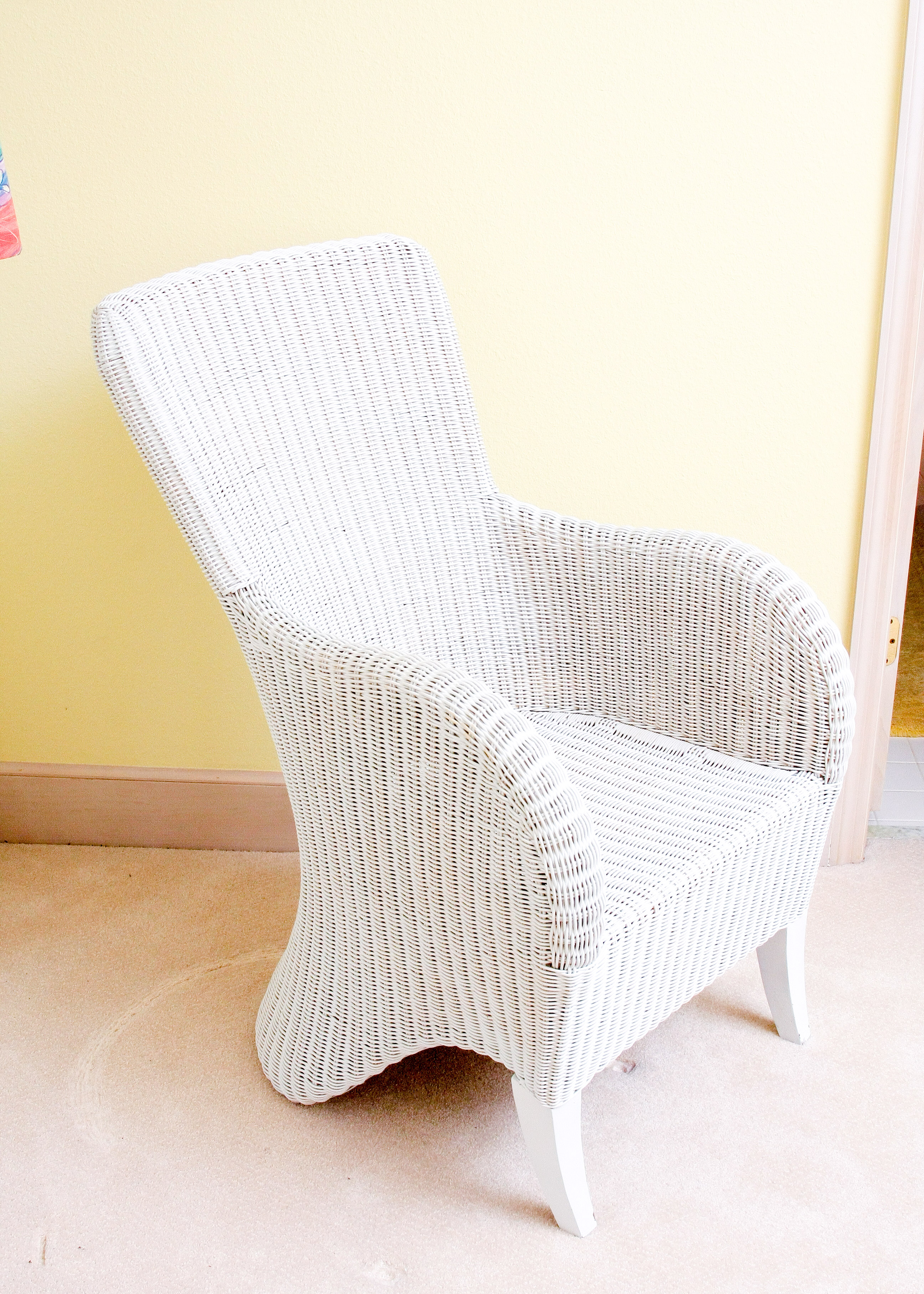 Lexington Furniture White Wicker and Wooden Bedroom Set