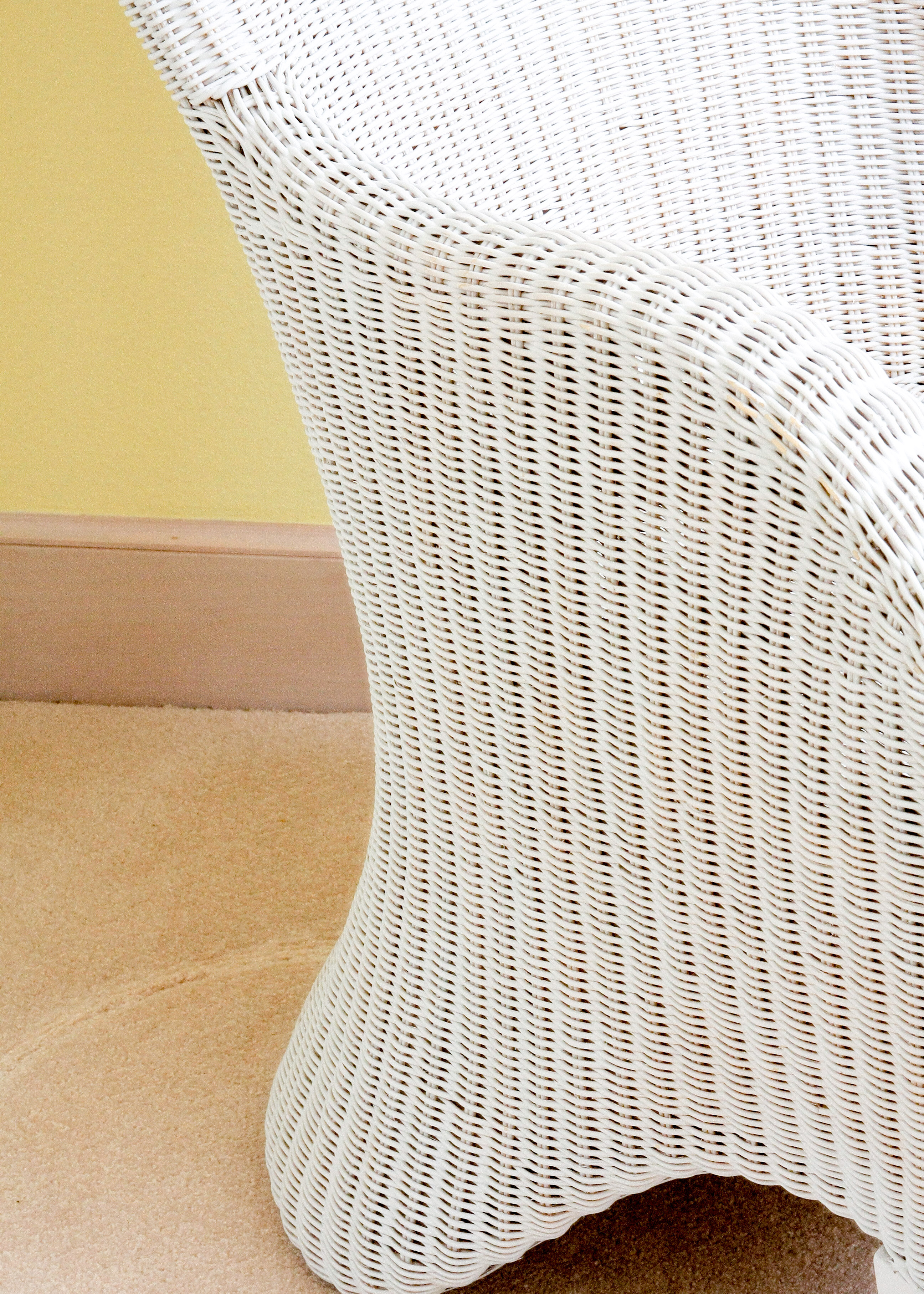 Lexington Furniture White Wicker and Wooden Bedroom Set