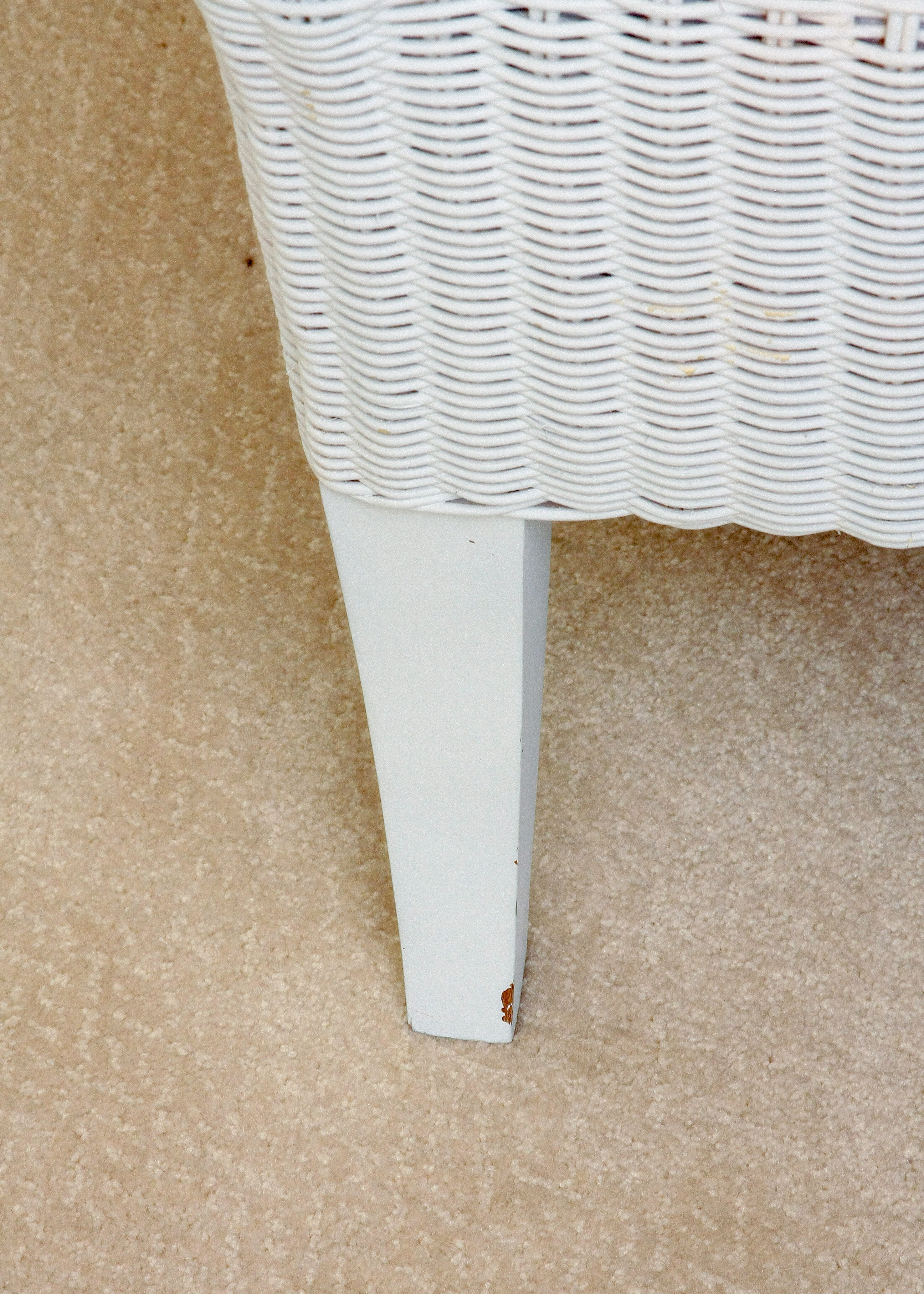 Lexington Furniture White Wicker and Wooden Bedroom Set