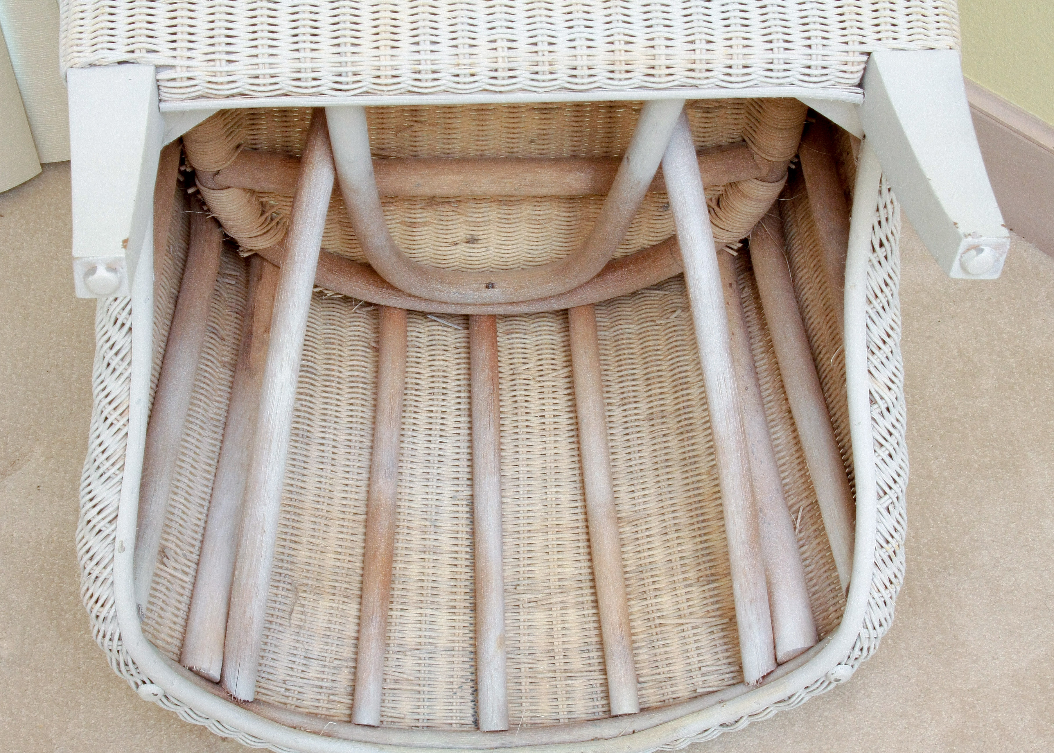 Lexington Furniture White Wicker and Wooden Bedroom Set