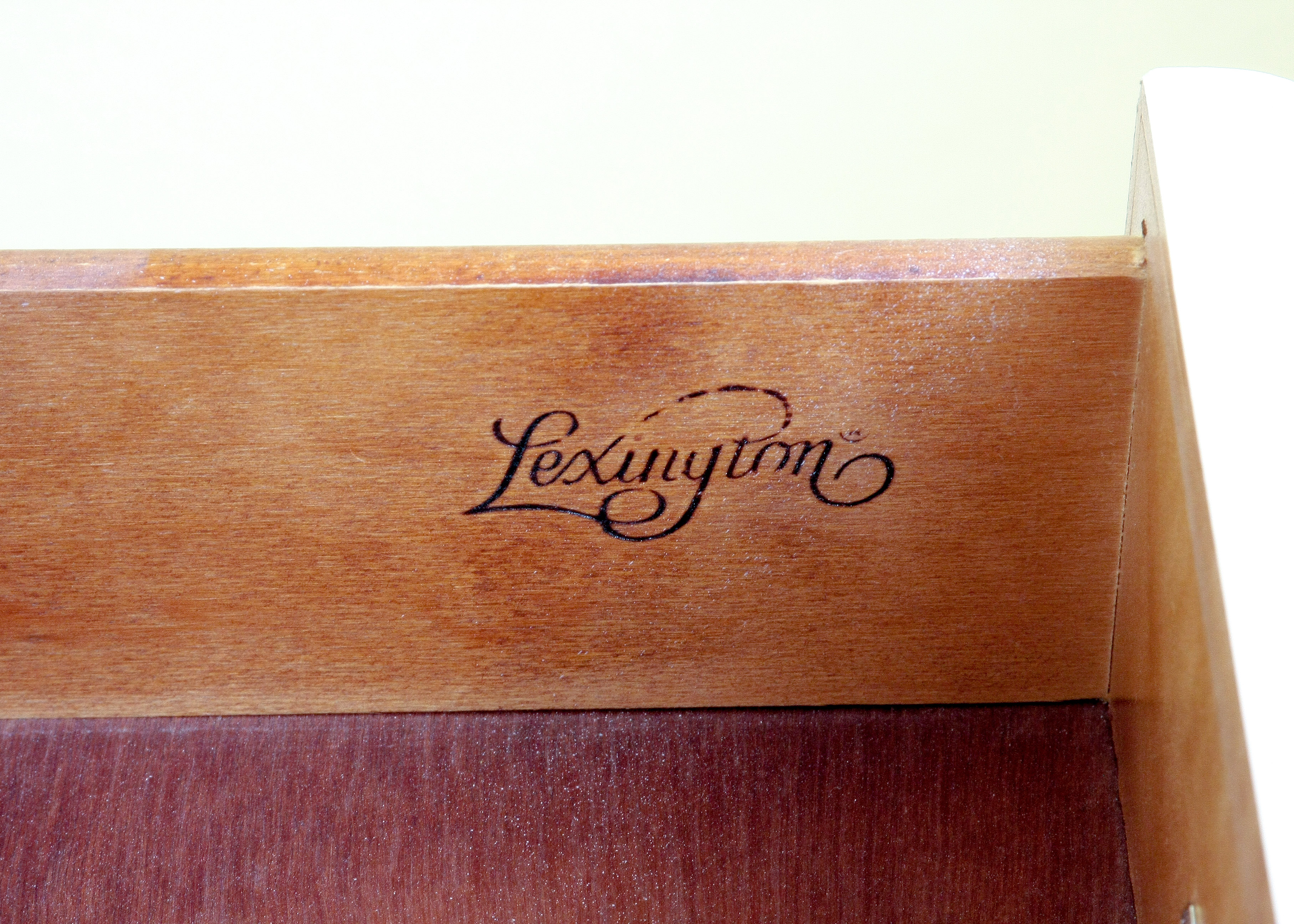 Lexington Furniture White Wicker and Wooden Bedroom Set