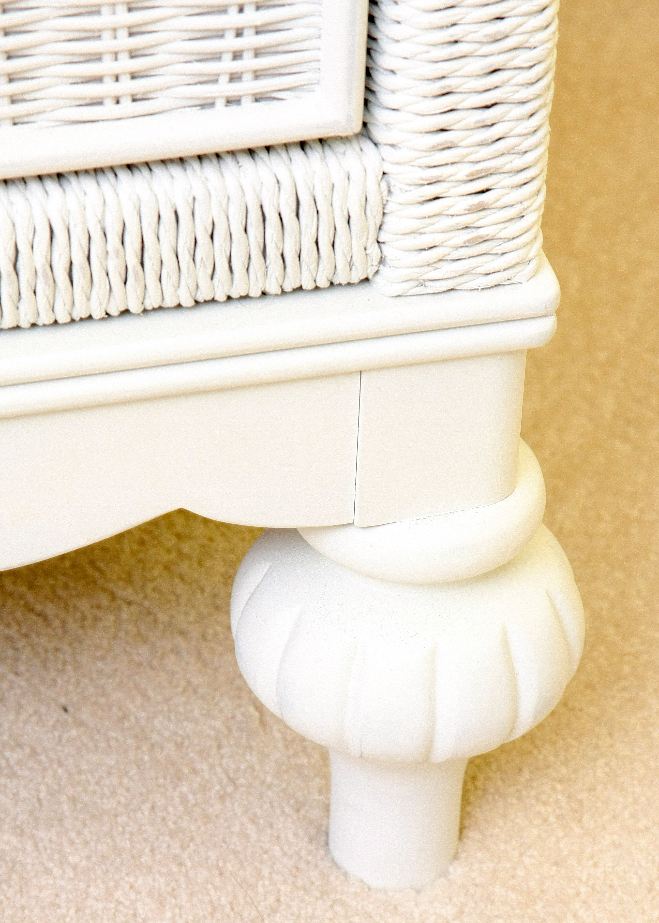 Lexington Furniture White Wicker and Wooden Bedroom Set