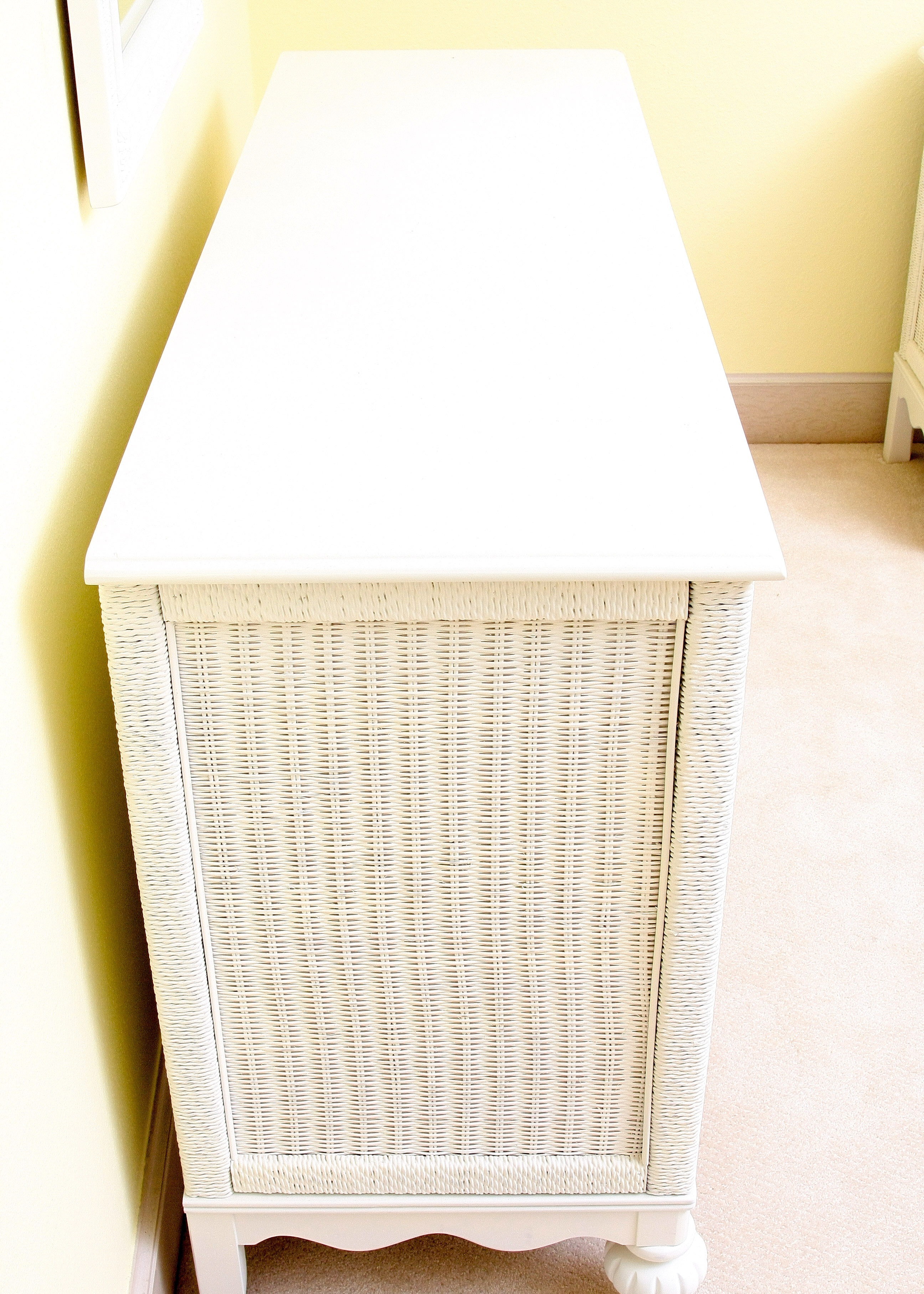 Lexington Furniture White Wicker and Wooden Bedroom Set