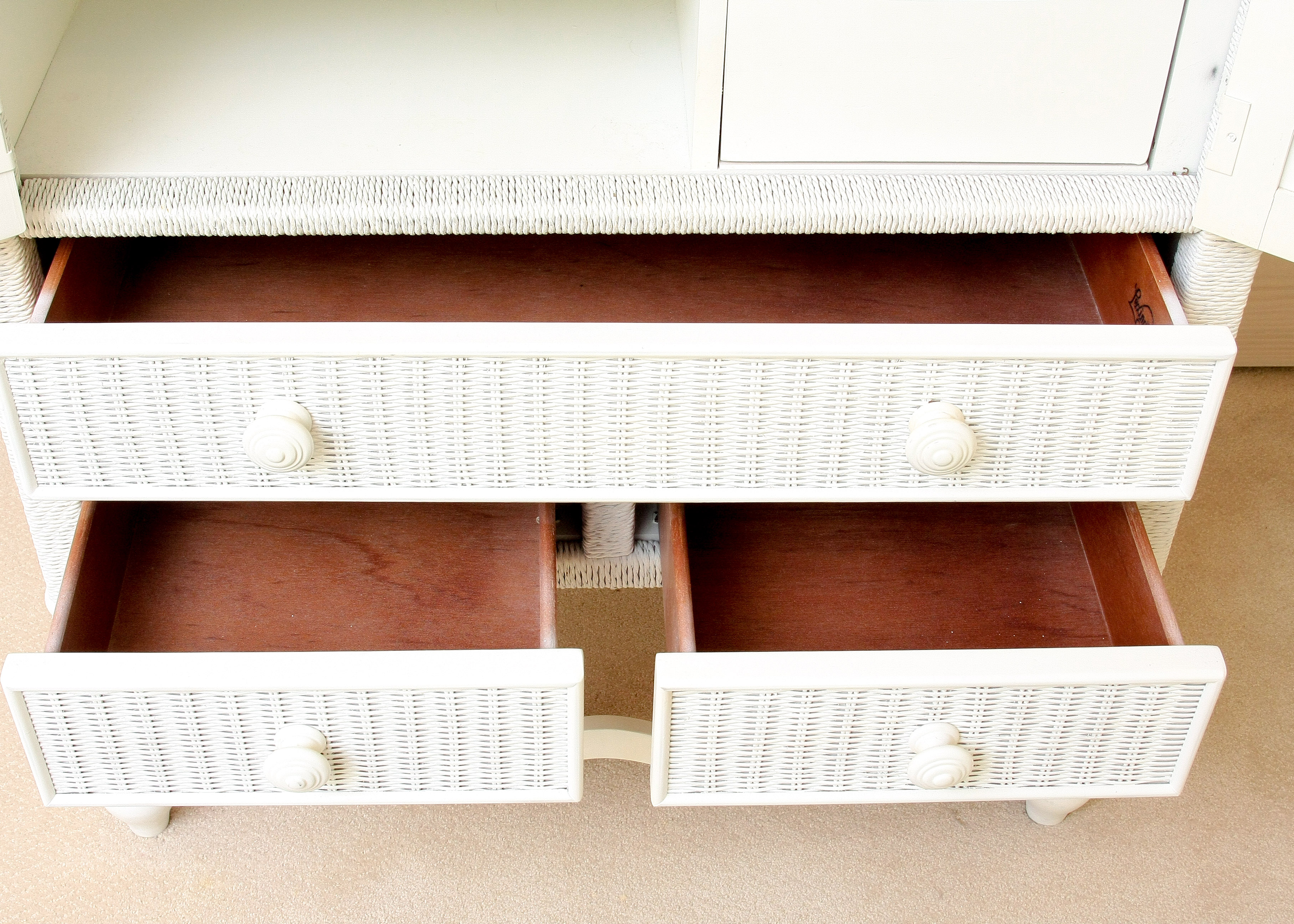 Lexington Furniture White Wicker and Wooden Bedroom Set