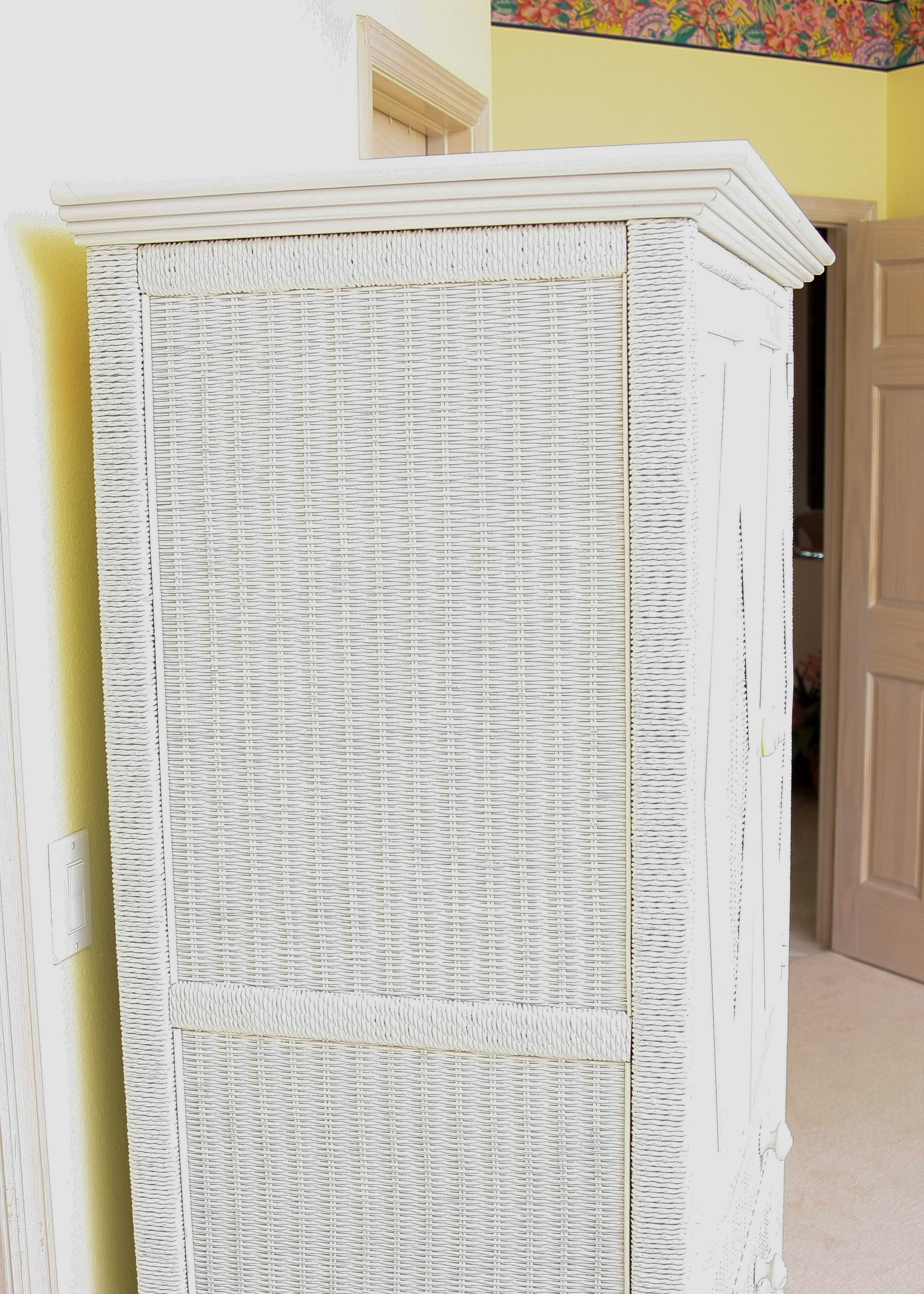 Lexington Furniture White Wicker and Wooden Bedroom Set