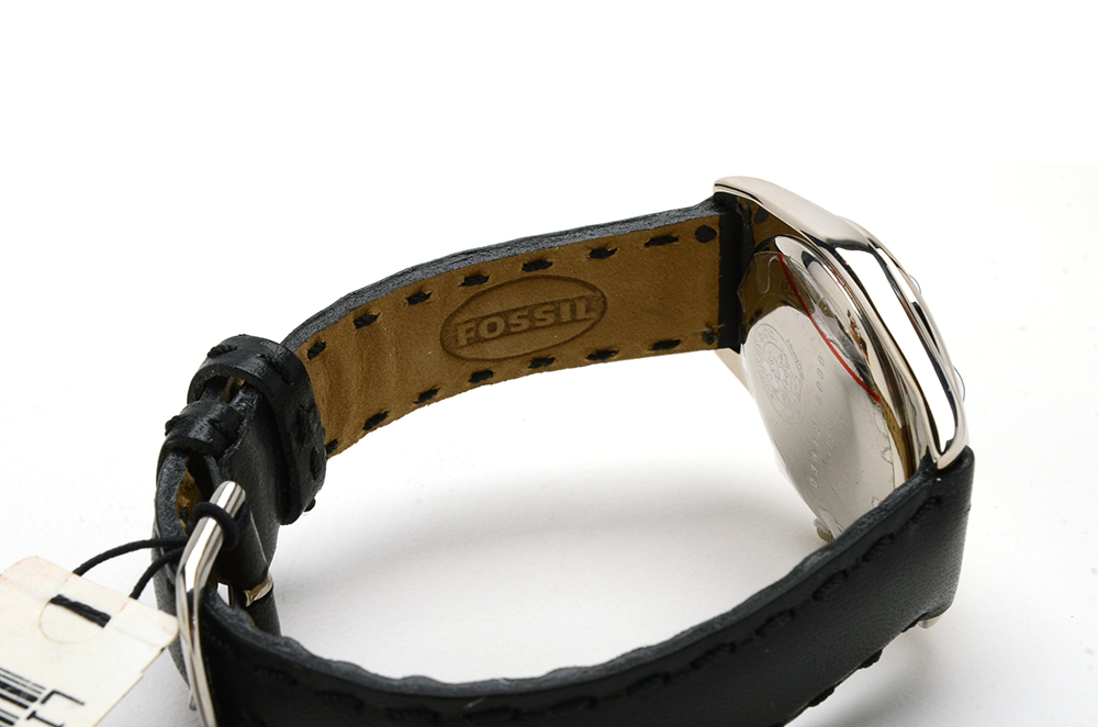 Fossil Mickey Mouse Watch With Collectible Wooden Pull Toy Drum