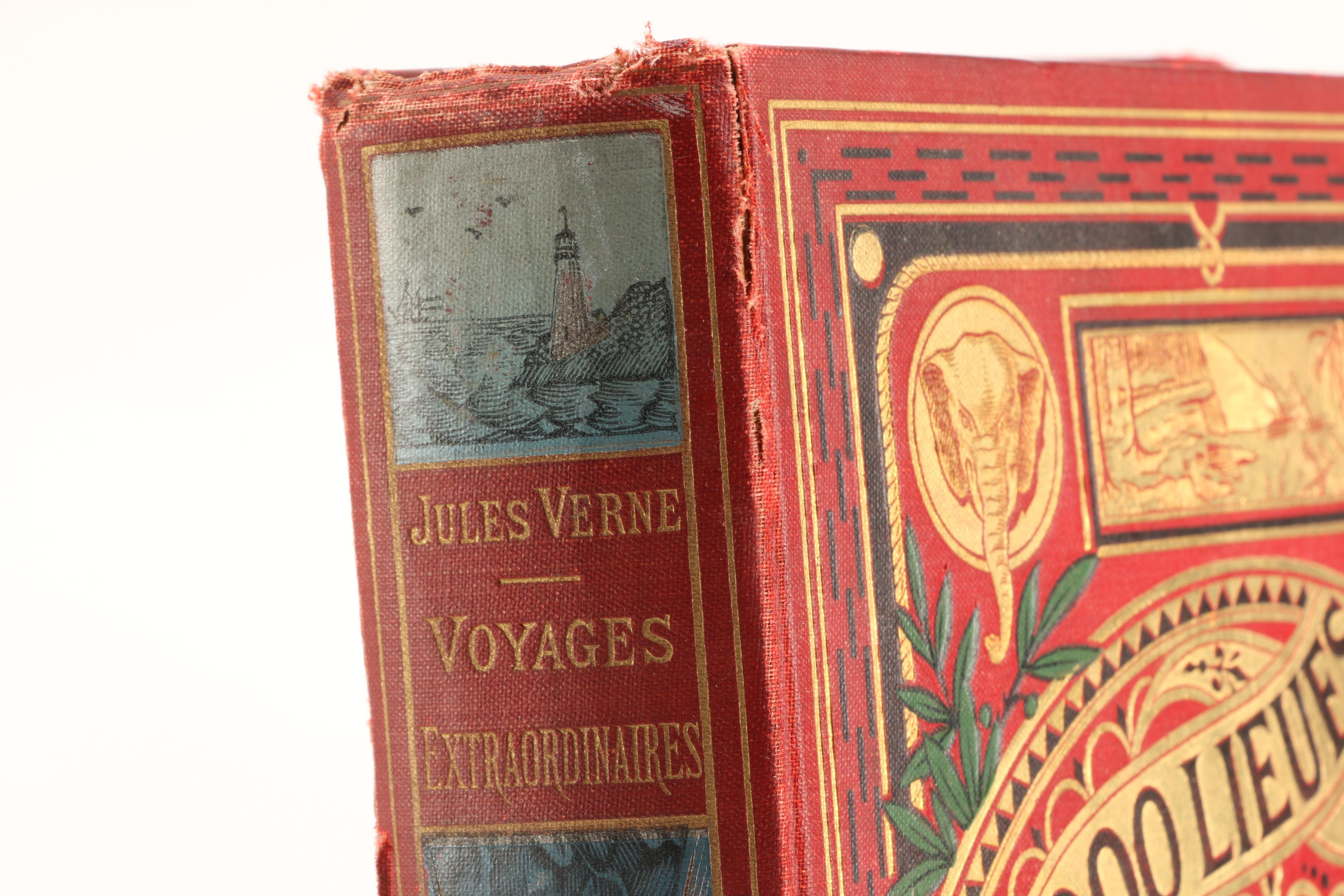 Antique Copy of "20,000 Leagues Under the Sea" in French