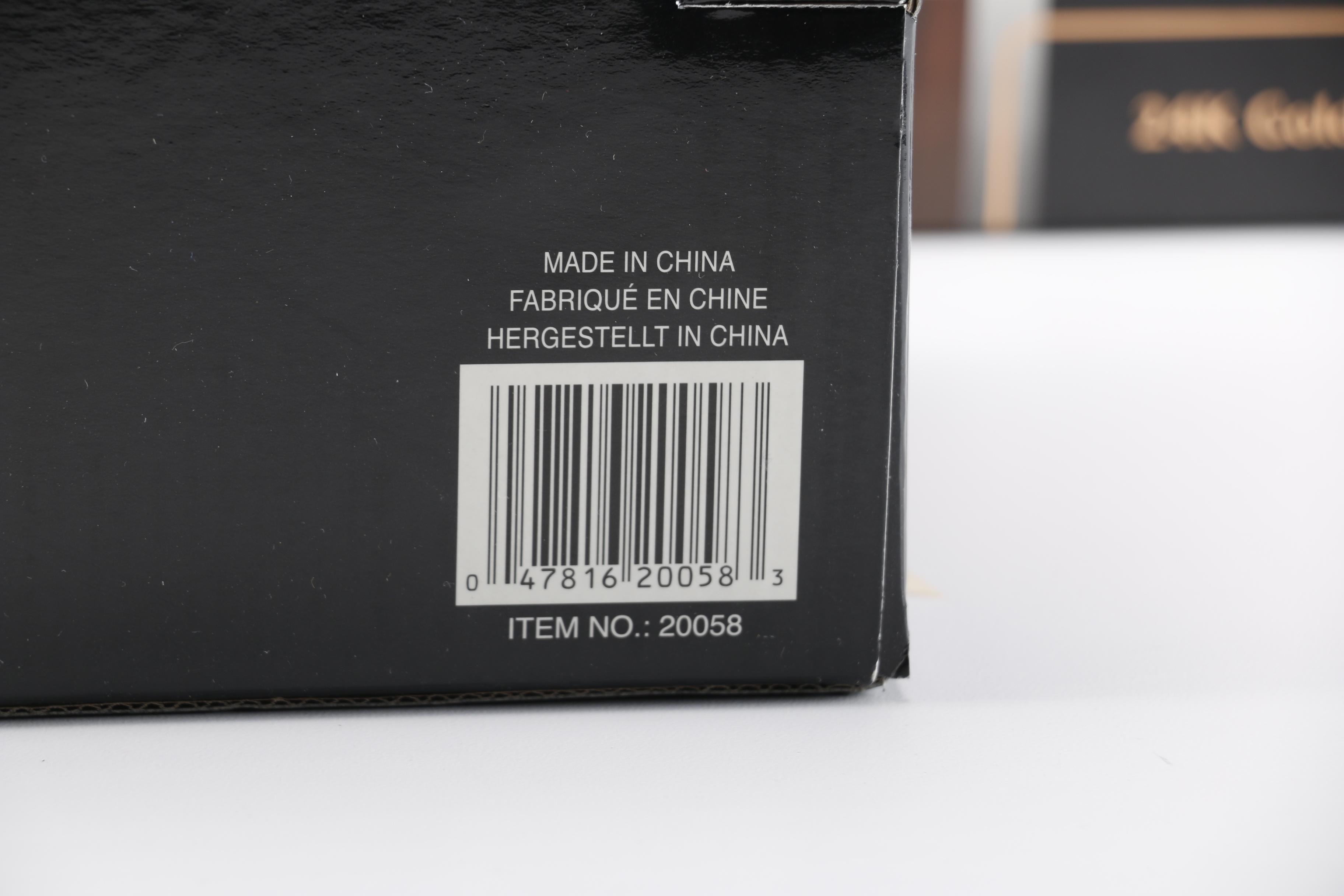 Road Signature 1:24 Scale Die Cast Vehicles