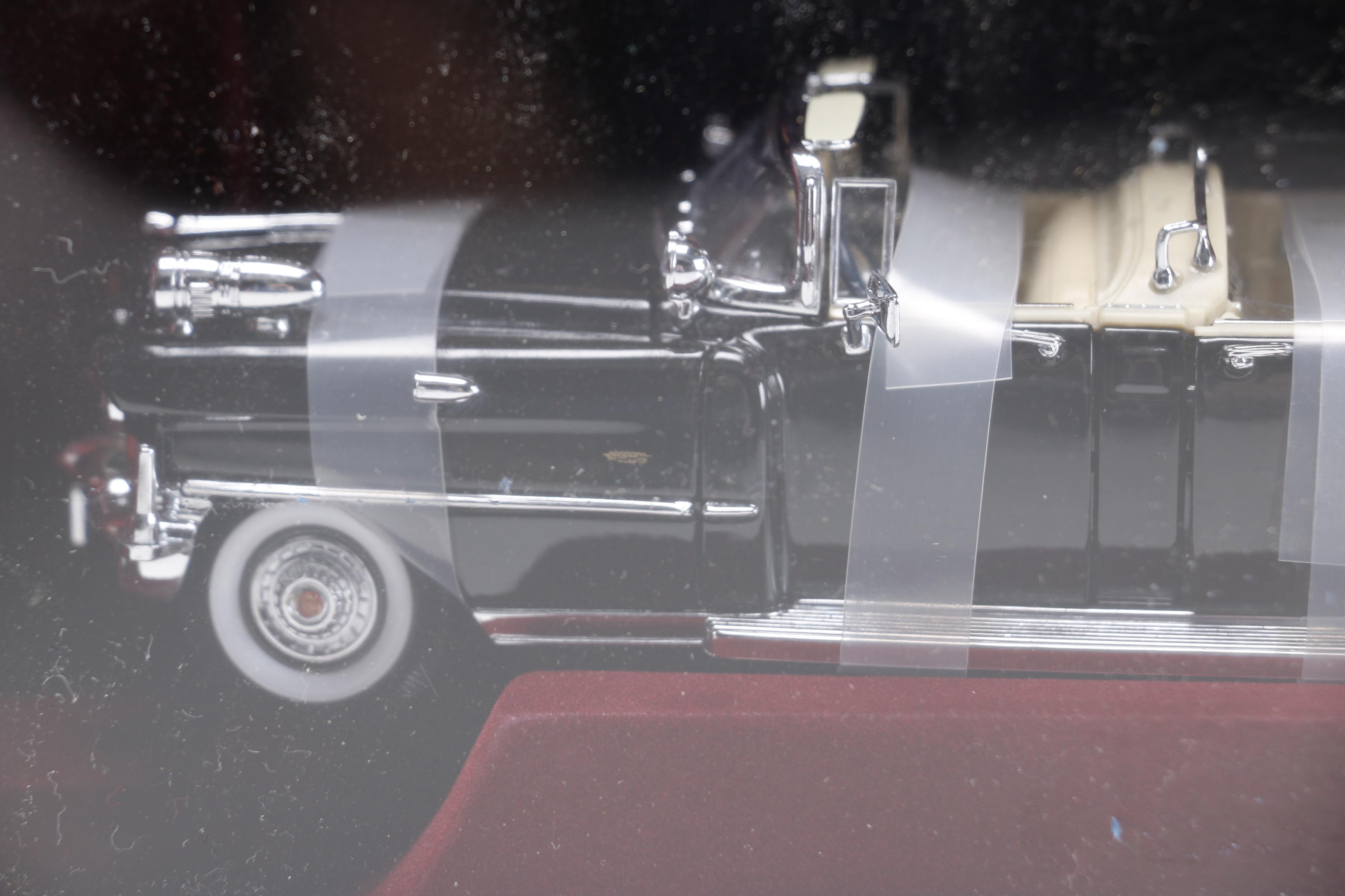 Road Signature 1:24 Scale Die Cast Vehicles