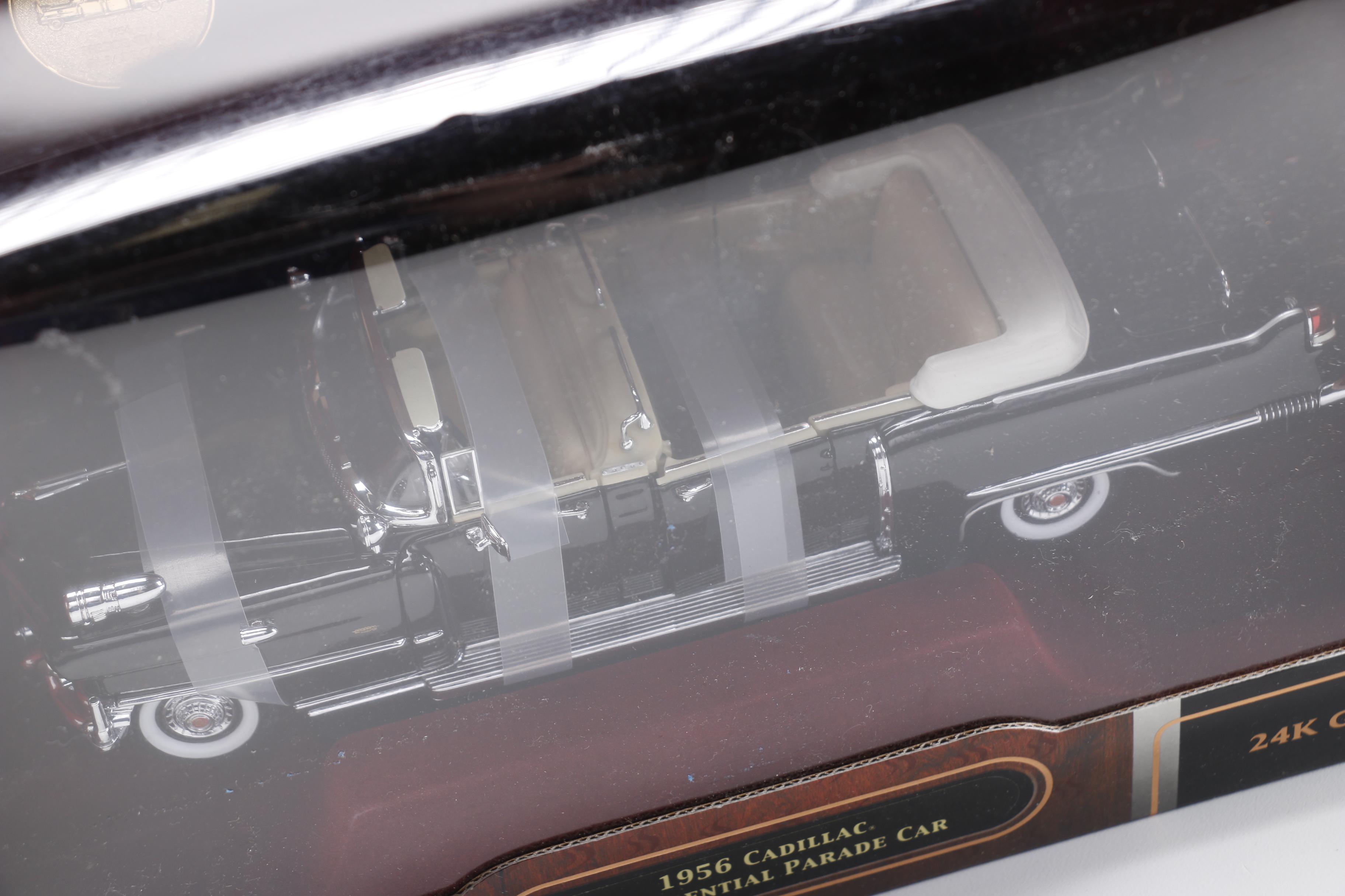 Road Signature 1:24 Scale Die Cast Vehicles