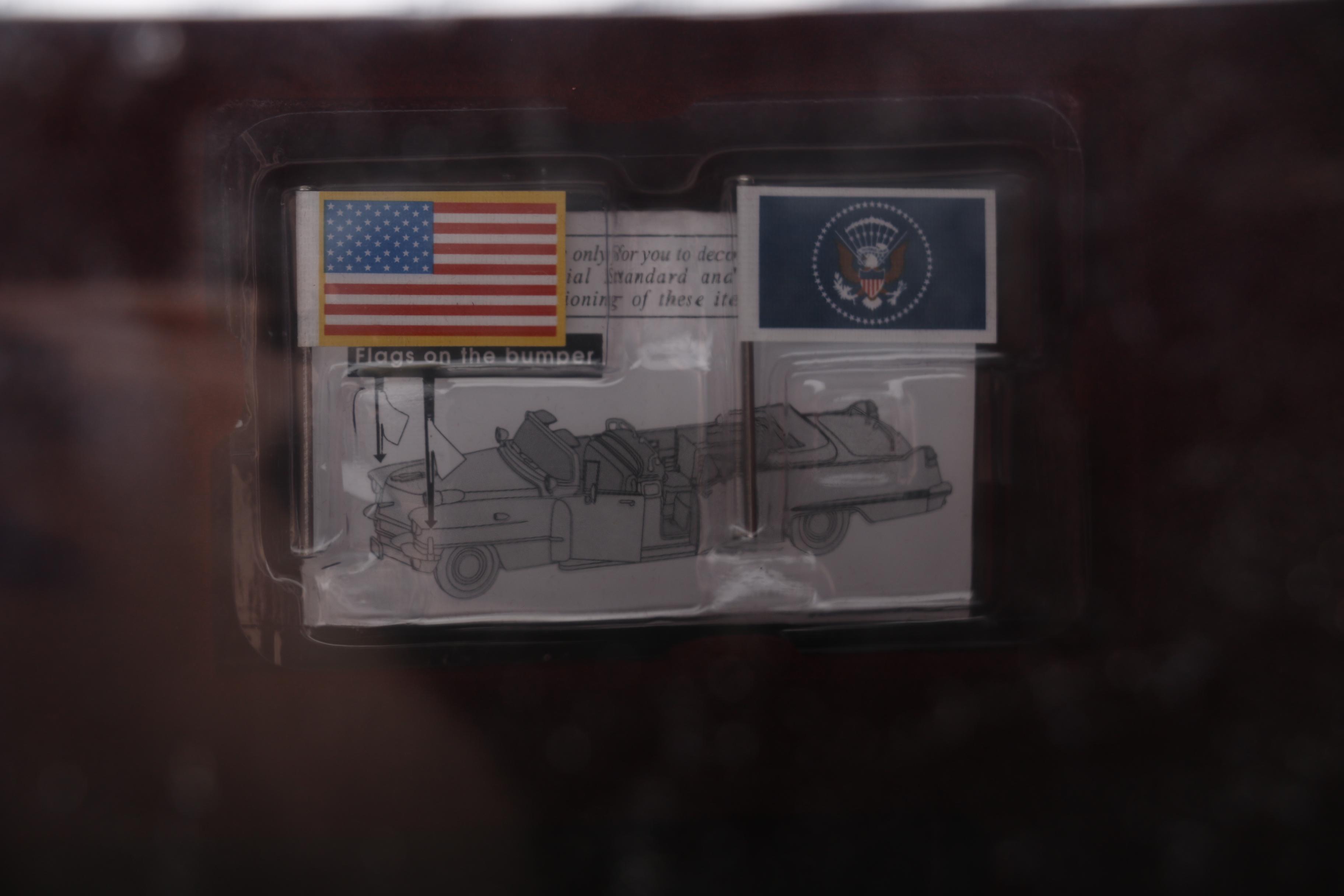 Road Signature 1:24 Scale Die Cast Vehicles