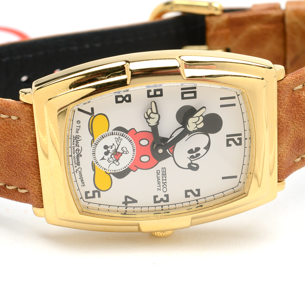 Disneyland's Club 33 Watch