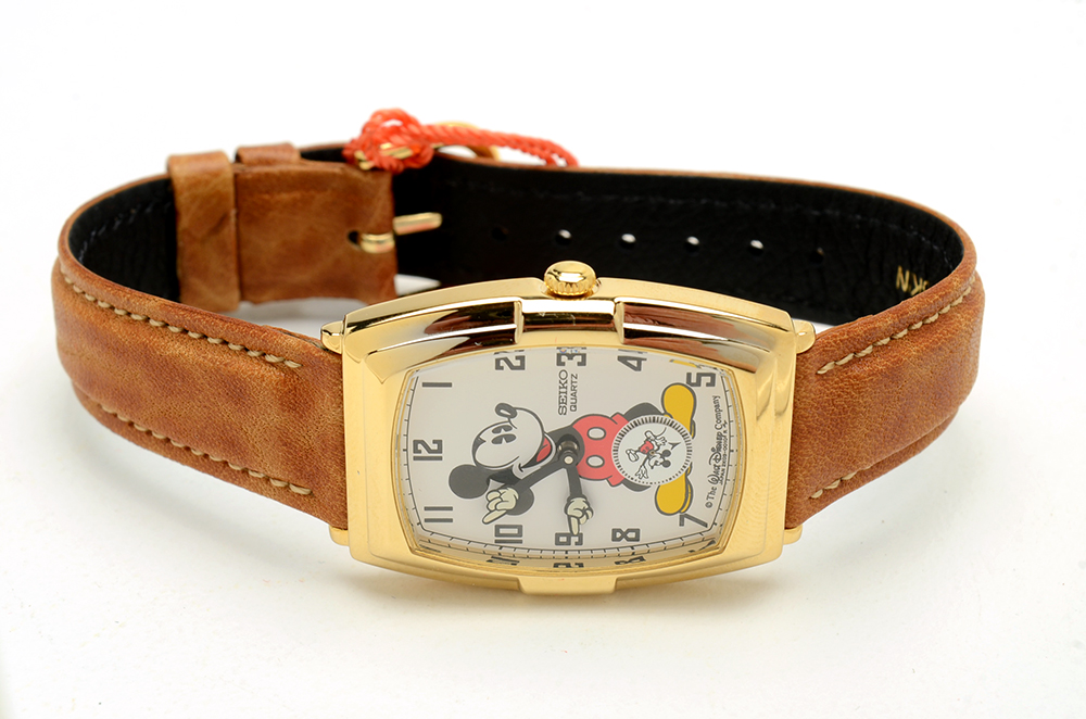 Disneyland's Club 33 Watch