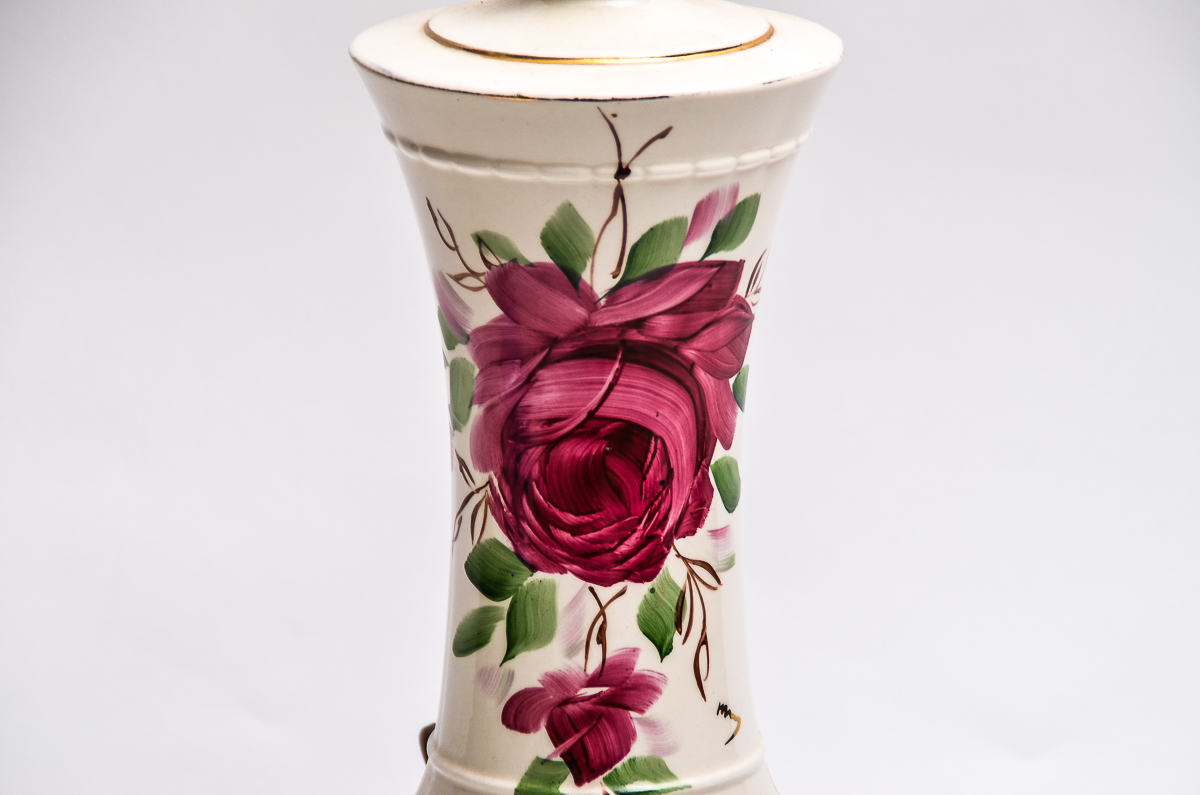 Vintage Hand Painted Porcelain Tale Lamp