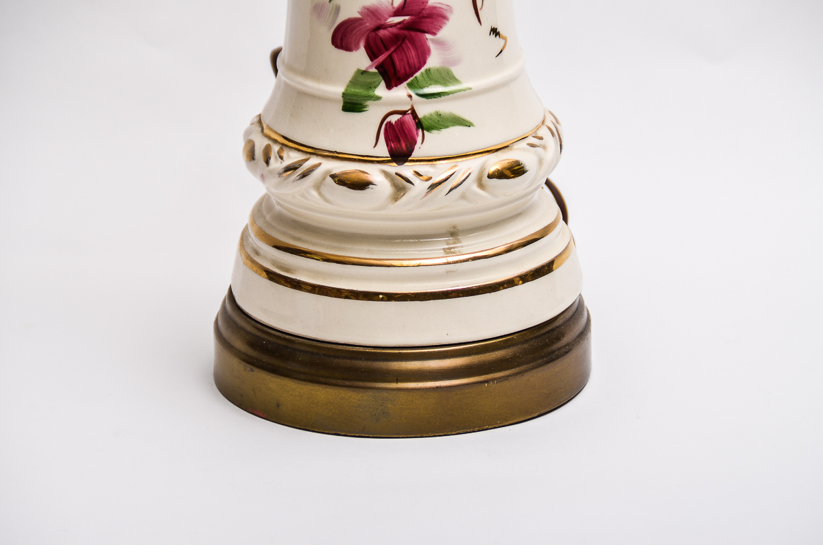 Vintage Hand Painted Porcelain Tale Lamp