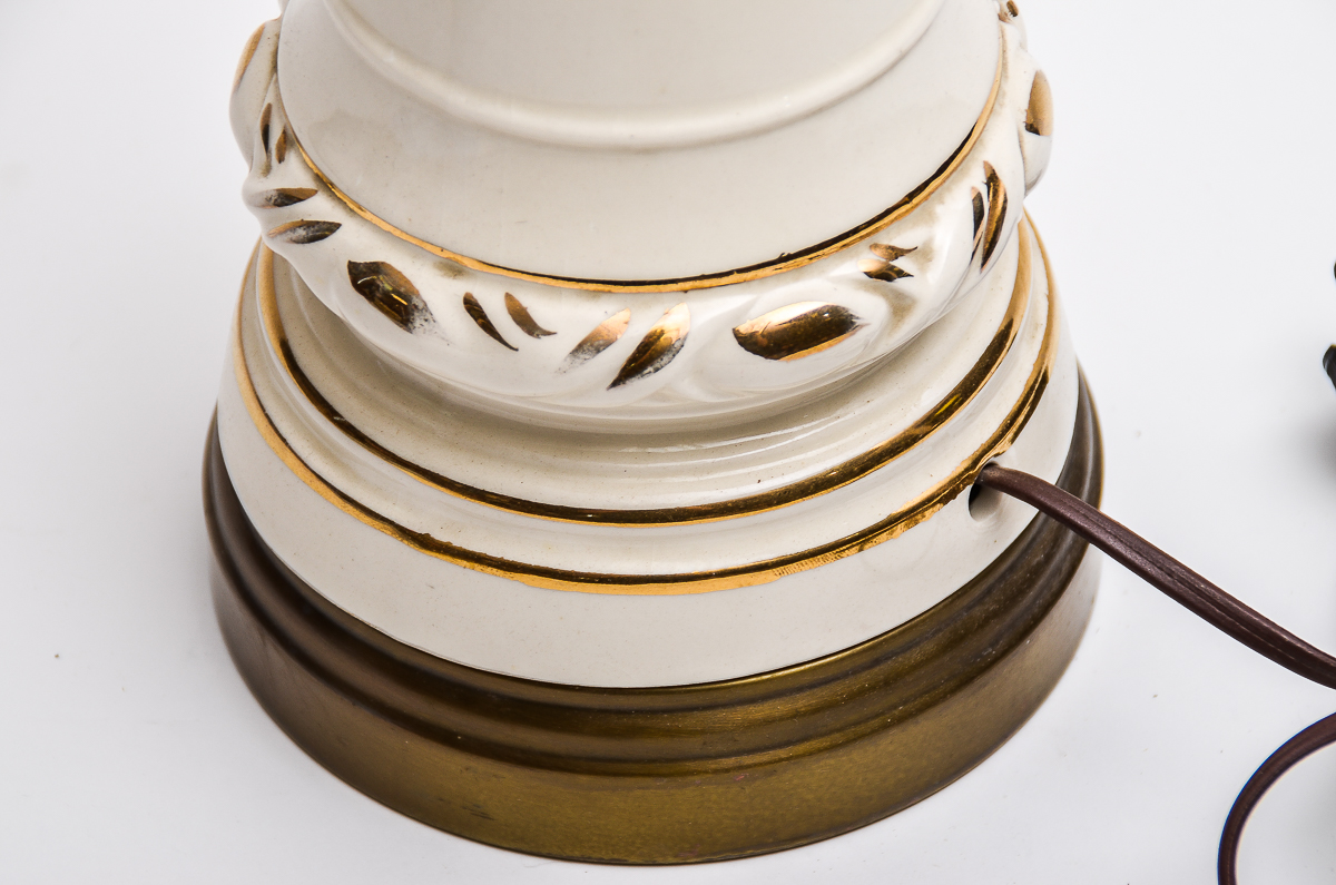 Vintage Hand Painted Porcelain Tale Lamp