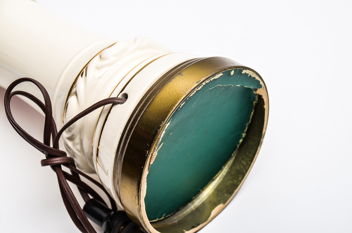 Vintage Hand Painted Porcelain Tale Lamp