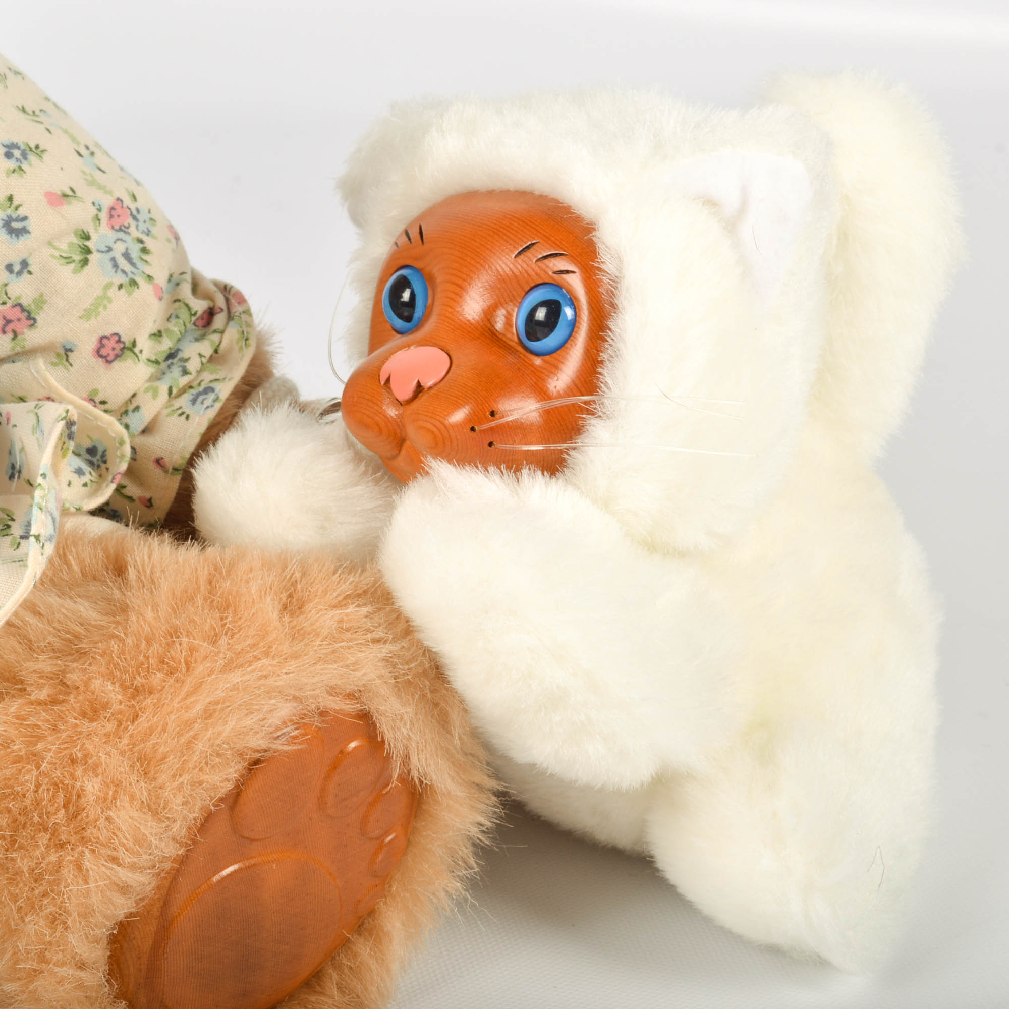 Robert Raikes Limited Edition Mohair and Wood "Best Friends" Collection Teddy Bears