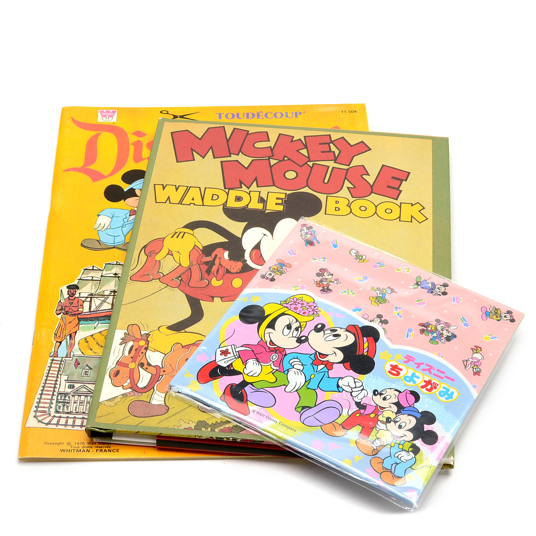 Disney Papercraft Featuring 1970 French "Disneyland à Découper"