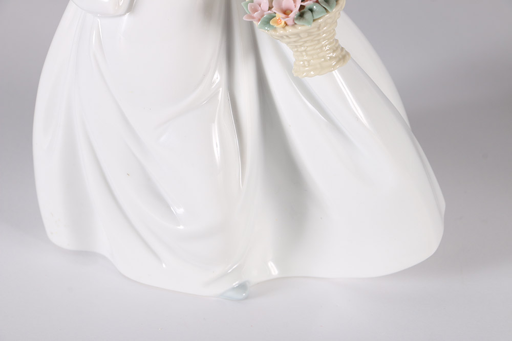 Lladró "Dreams" Porcelain Figurine