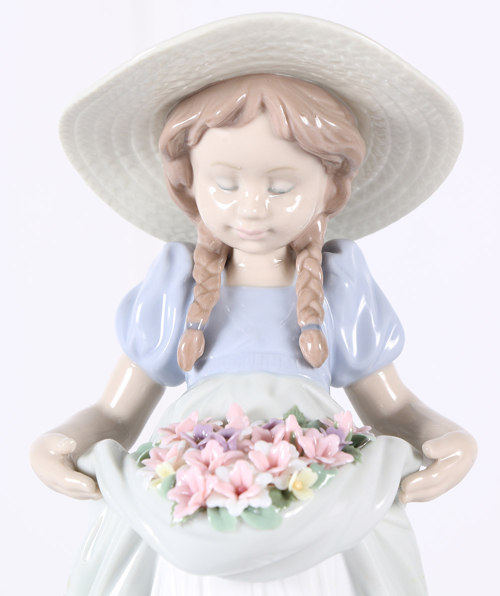Lladró "Bountiful Blossoms" Porcelain Figurine