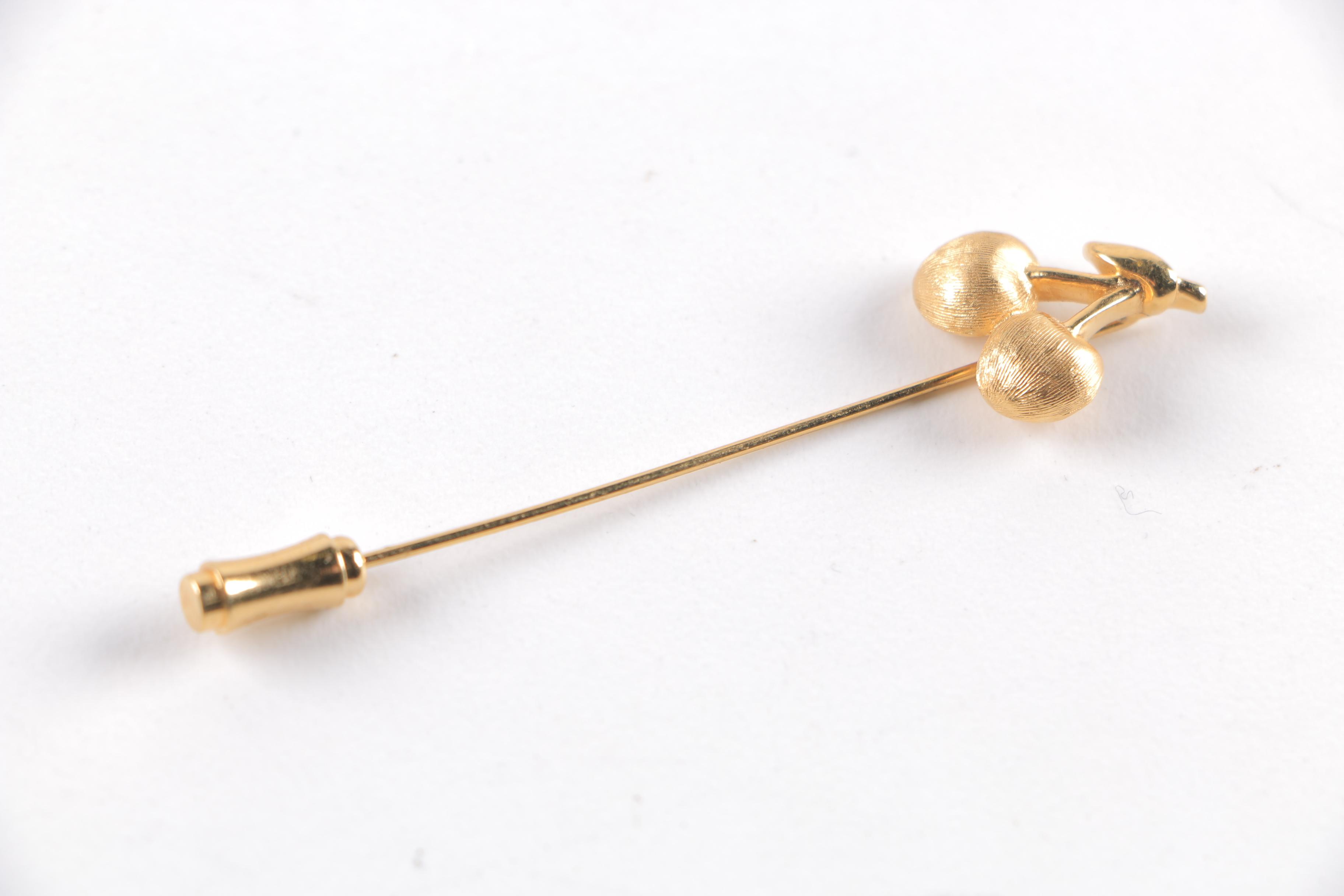 Vintage Costume Jewelry Including Trifari