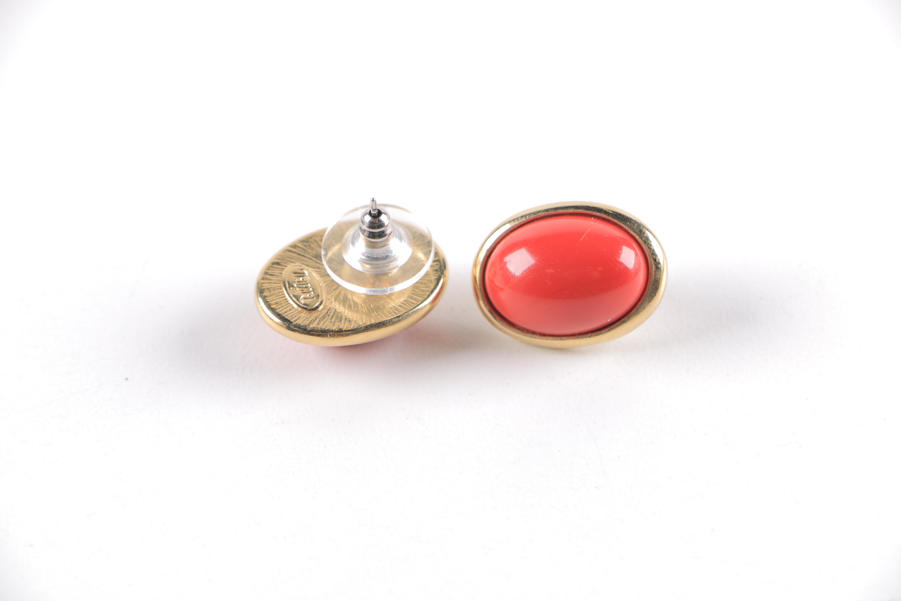 Vintage Costume Jewelry Including Trifari