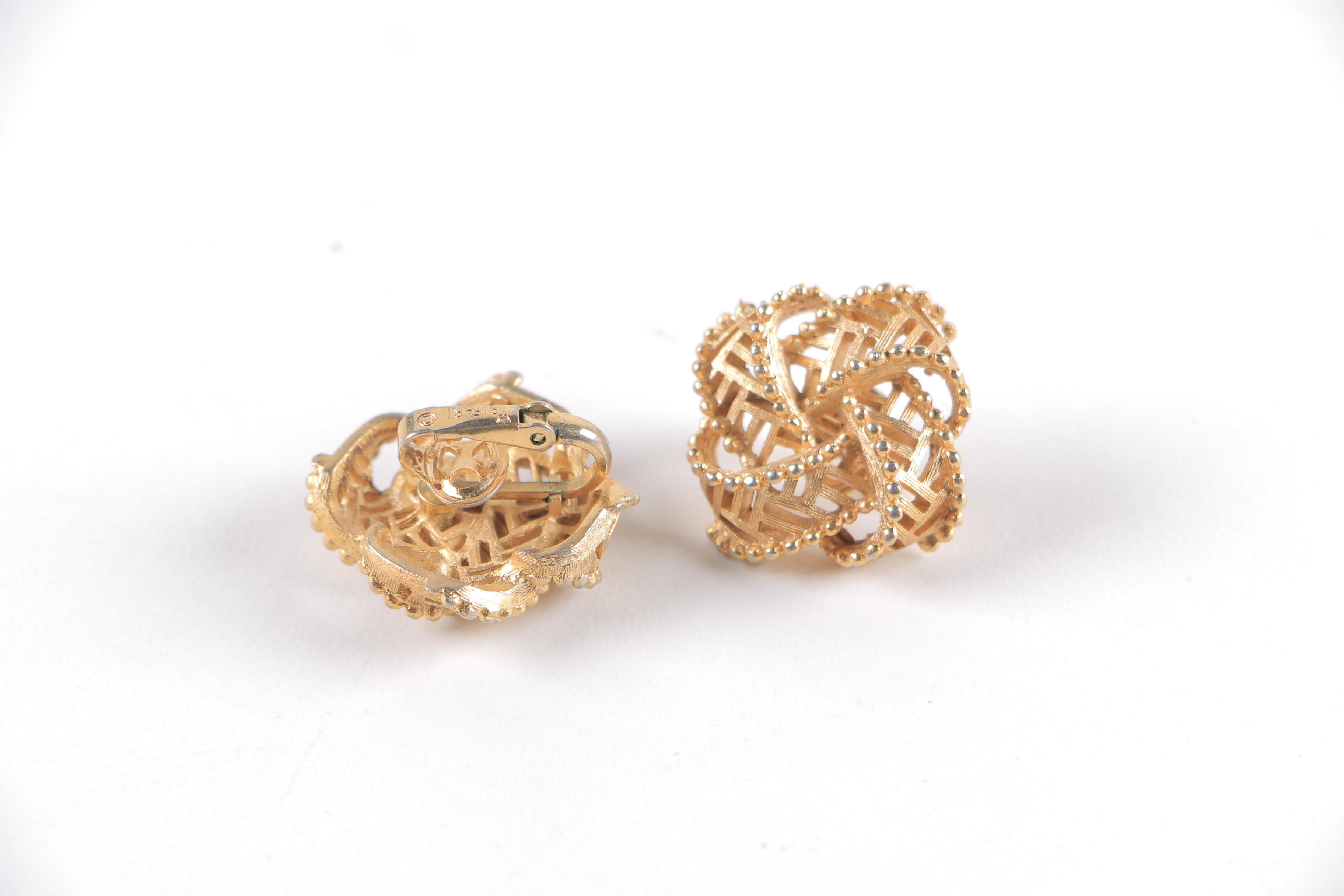 Vintage Costume Jewelry Including Trifari