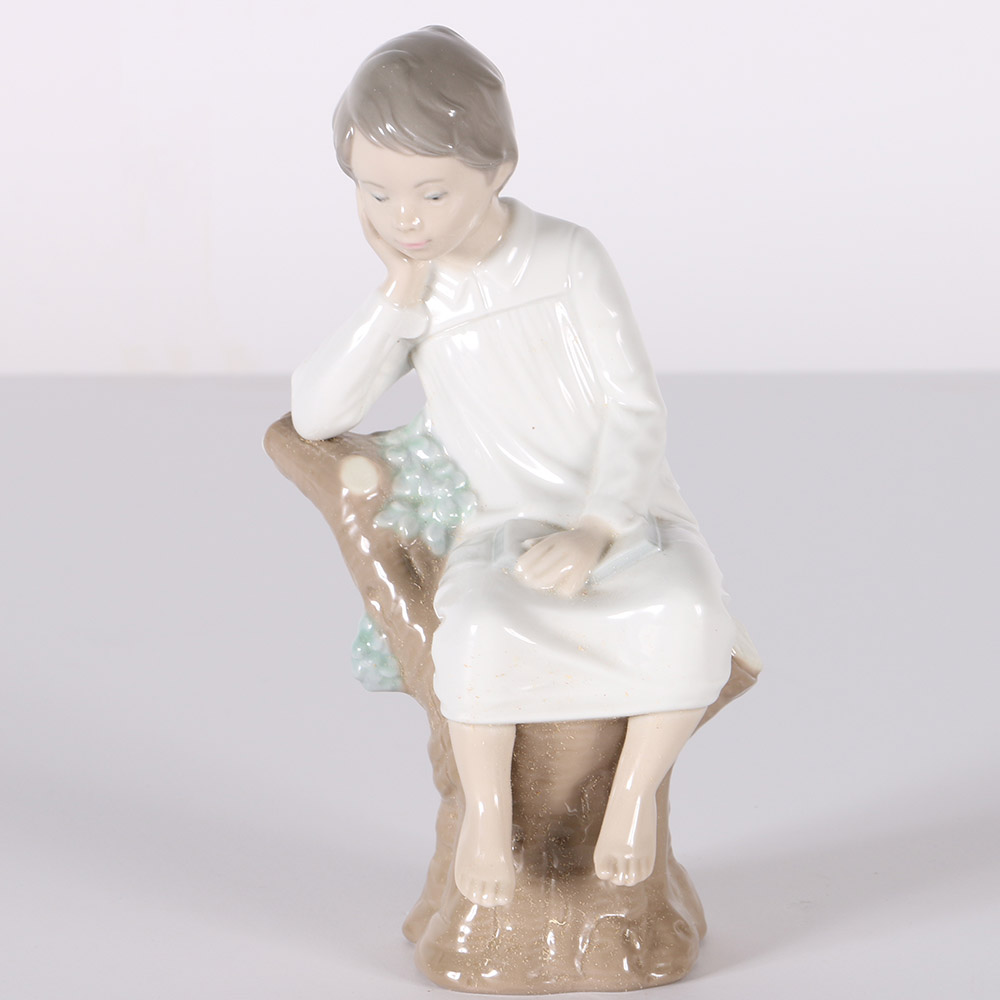 Lladró "Thinker Little Boy" Porcelain Figurine