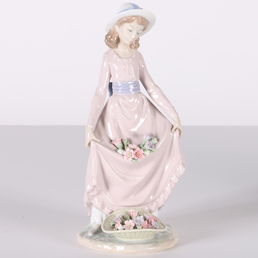 Lladró "Flowers in the Basqet" Porcelain Figurine
