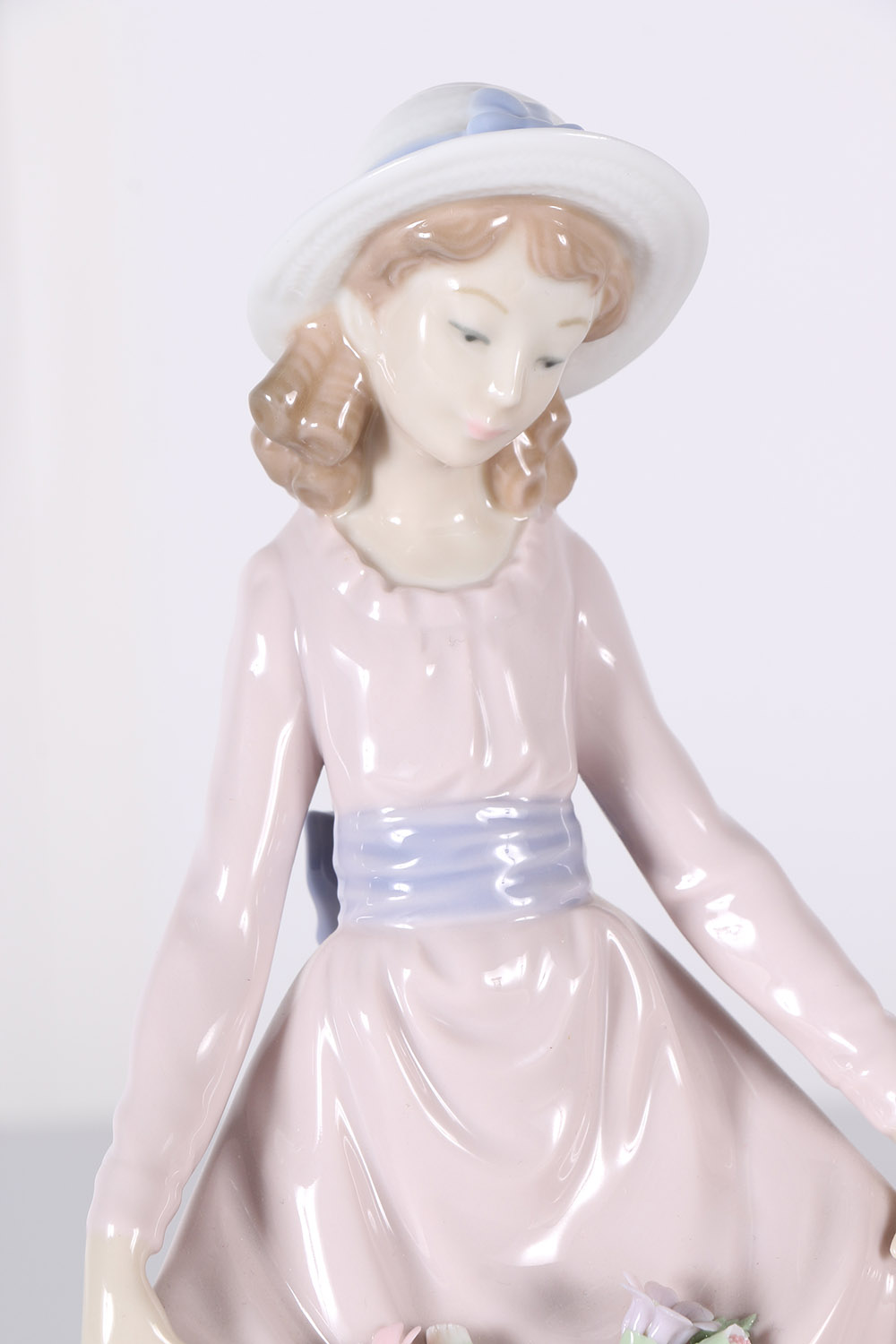 Lladró "Flowers in the Basqet" Porcelain Figurine