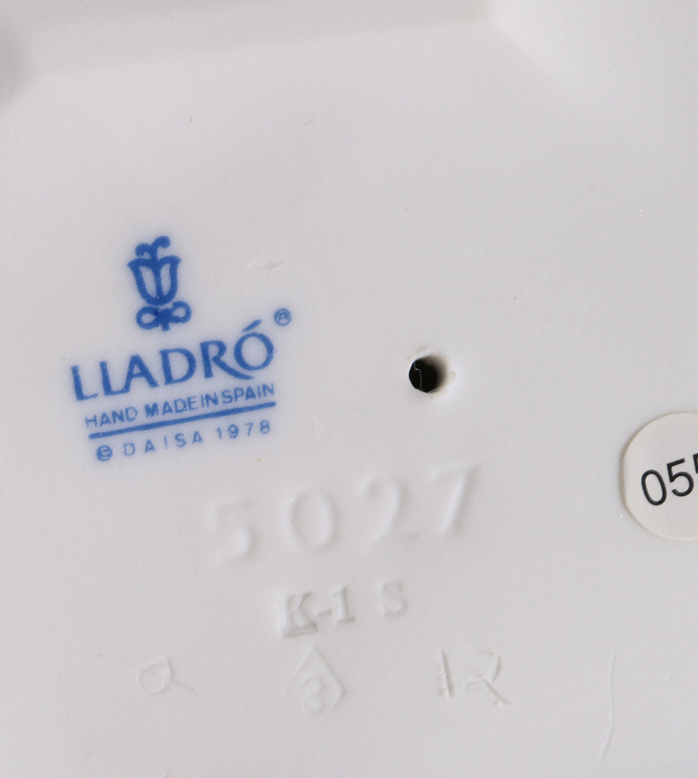 Lladró "Flowers in the Basqet" Porcelain Figurine