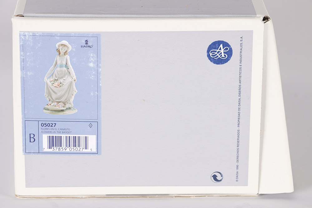 Lladró "Flowers in the Basqet" Porcelain Figurine