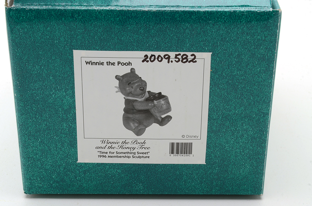Walt Disney Classics Collection Winnie the Pooh Figurine