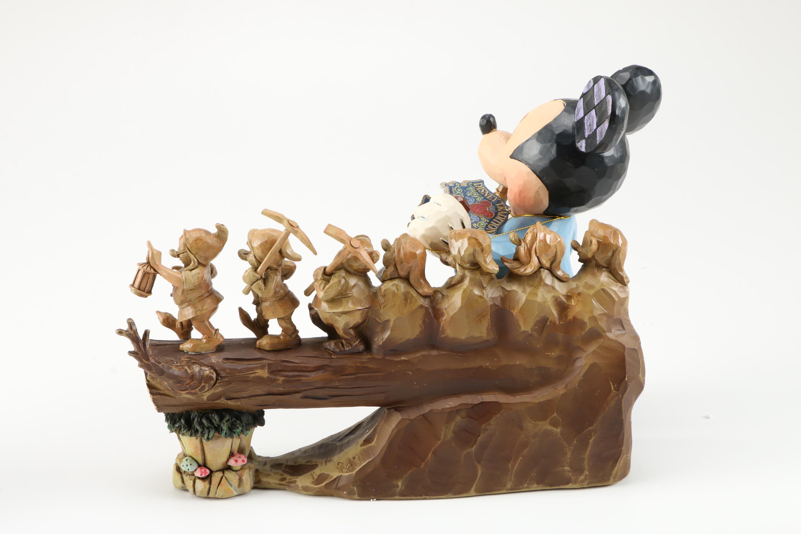 Disney Traditions Show Case Collection Figurines
