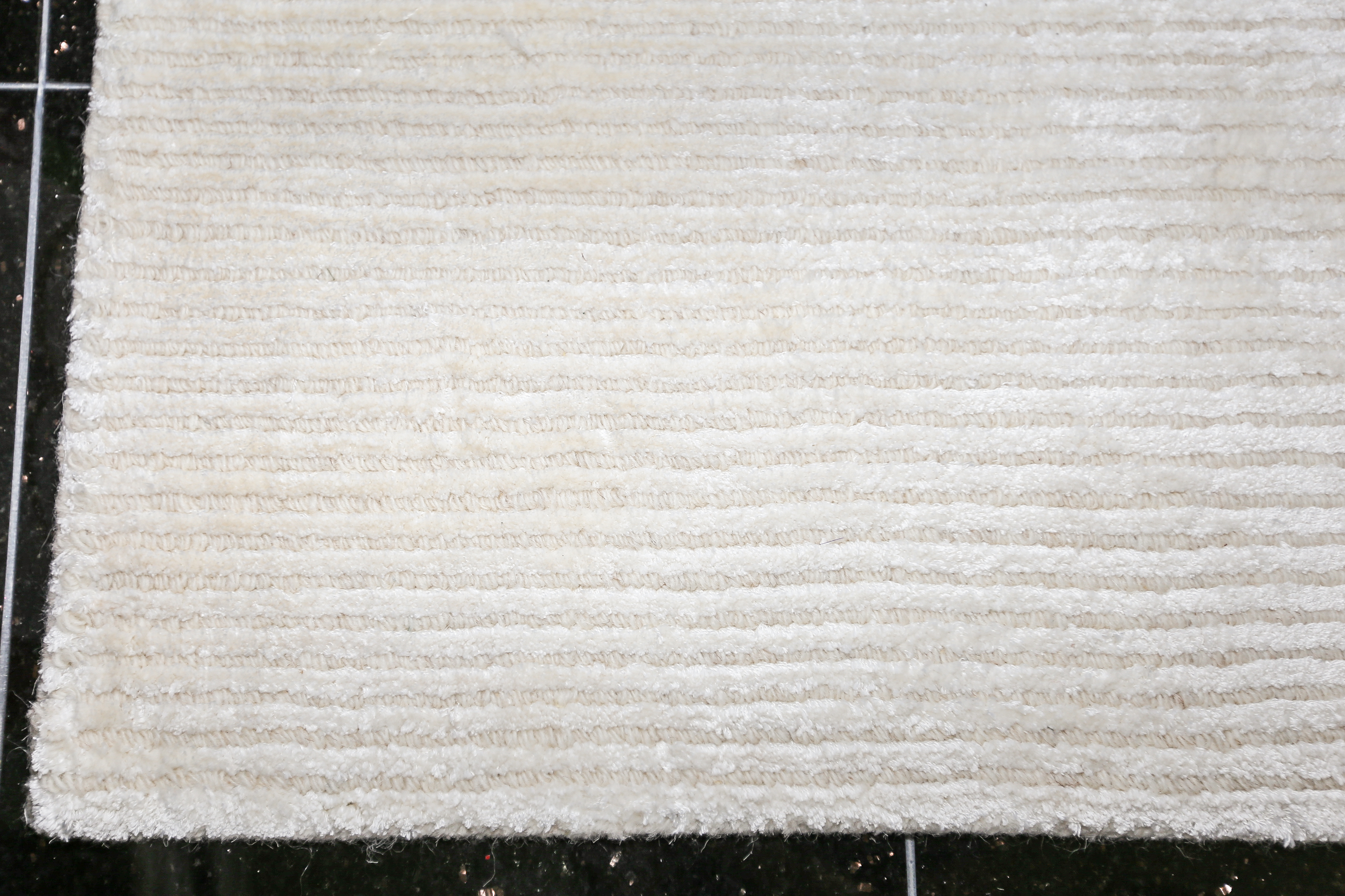 LG Sourcing Cream Area Rug