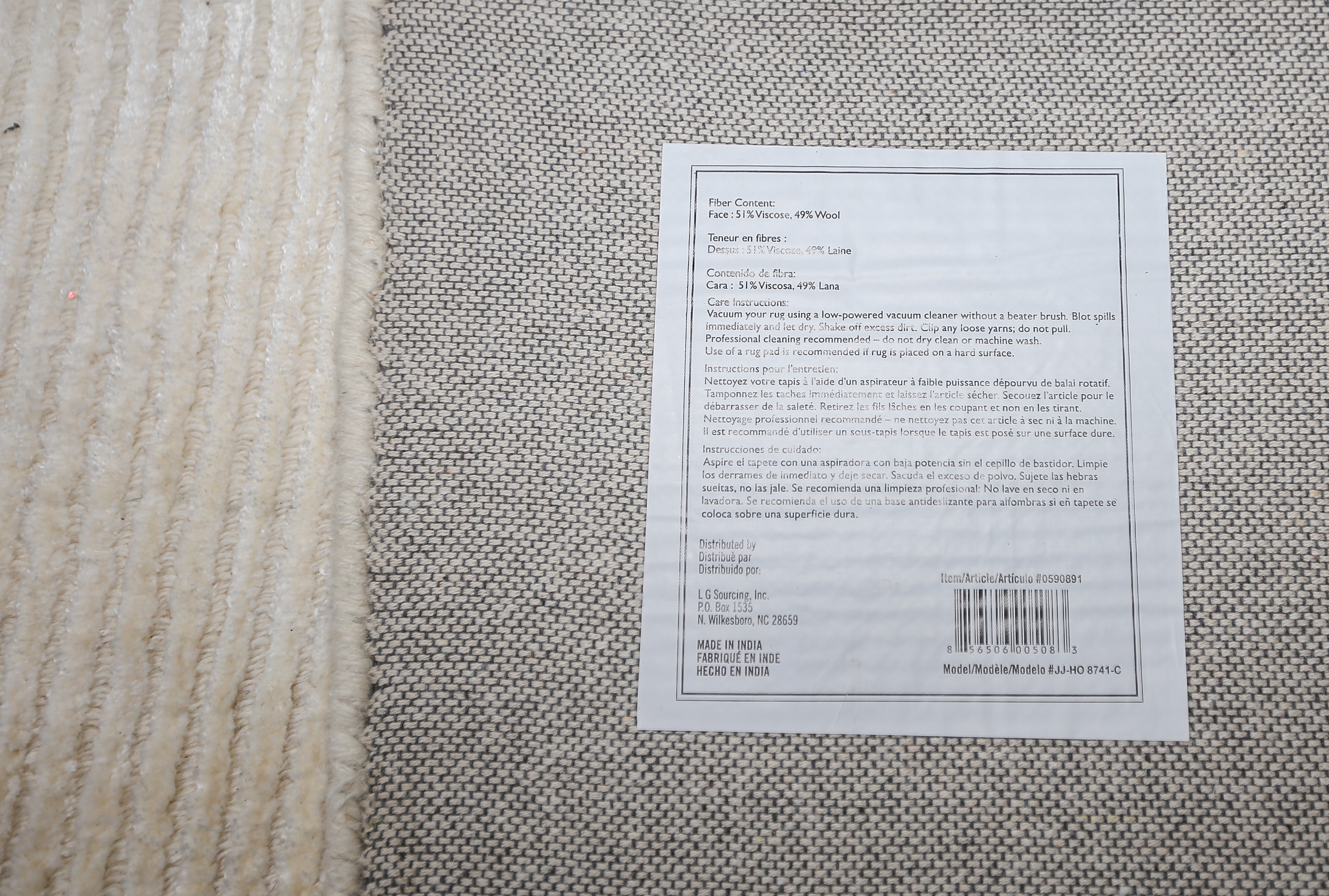 LG Sourcing Cream Area Rug