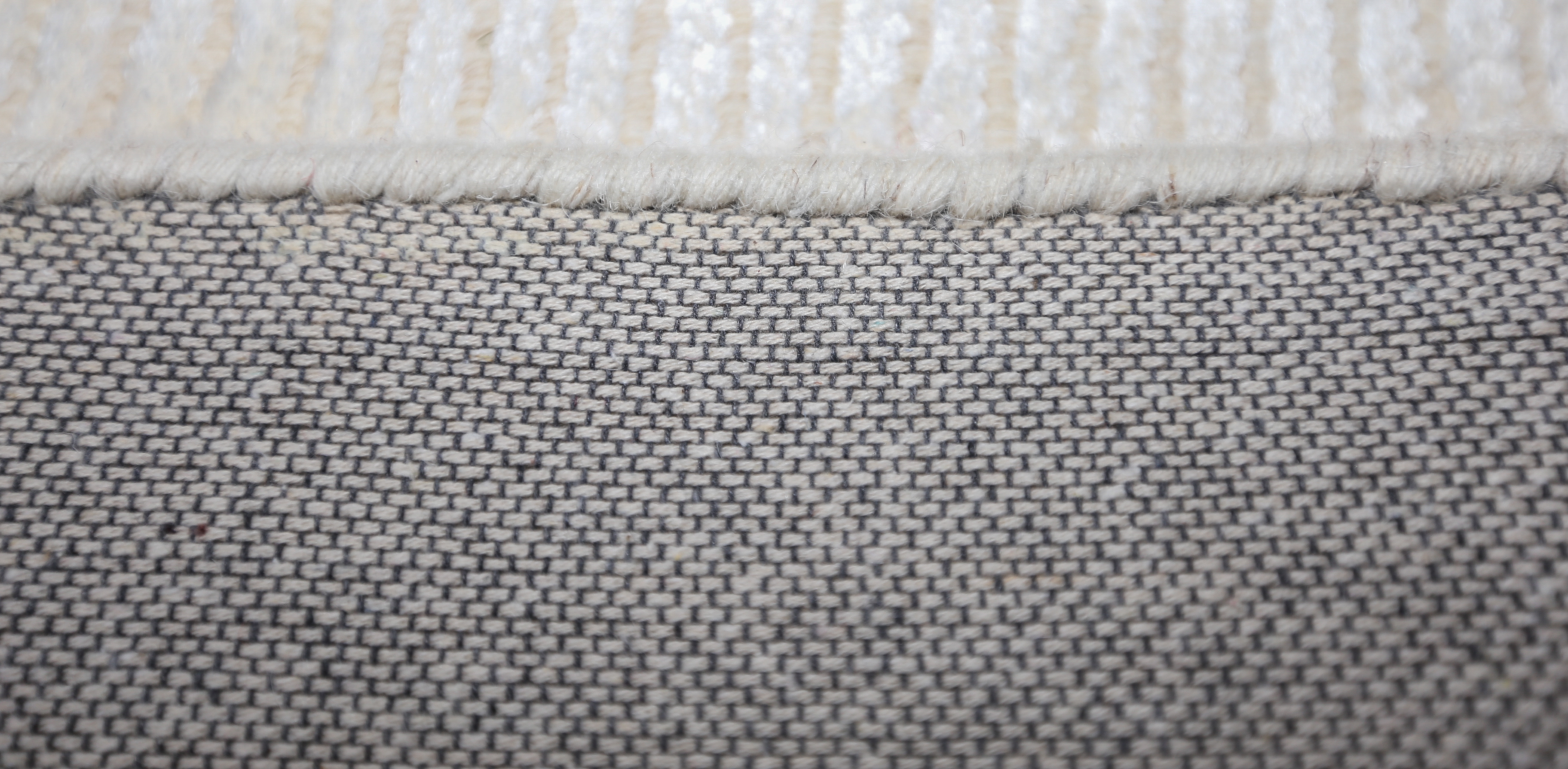 LG Sourcing Cream Area Rug