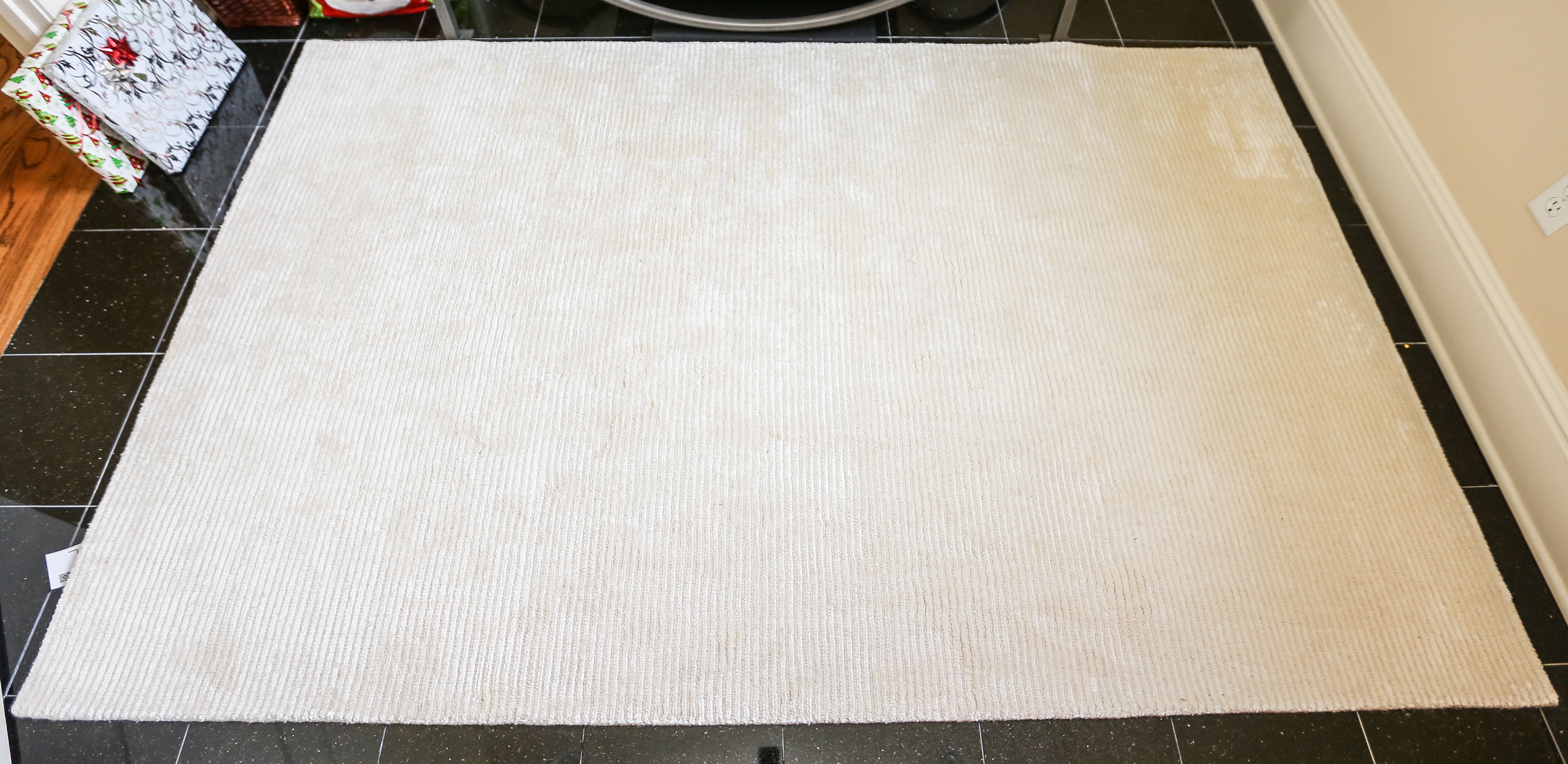 LG Sourcing Cream Area Rug