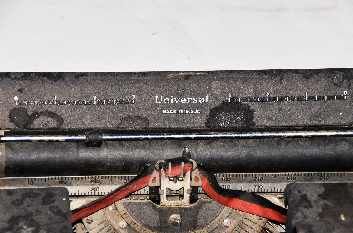 Vintage Underwood Universal Typewriter