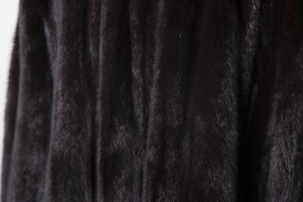 Women's Mano Swartz Mink Coat and Headwrap