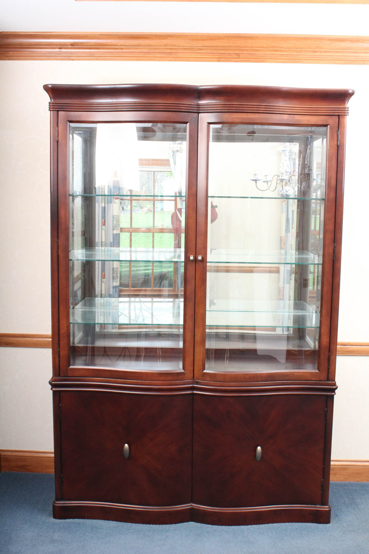 Bernhardt Furniture "Paris" China Cabinet