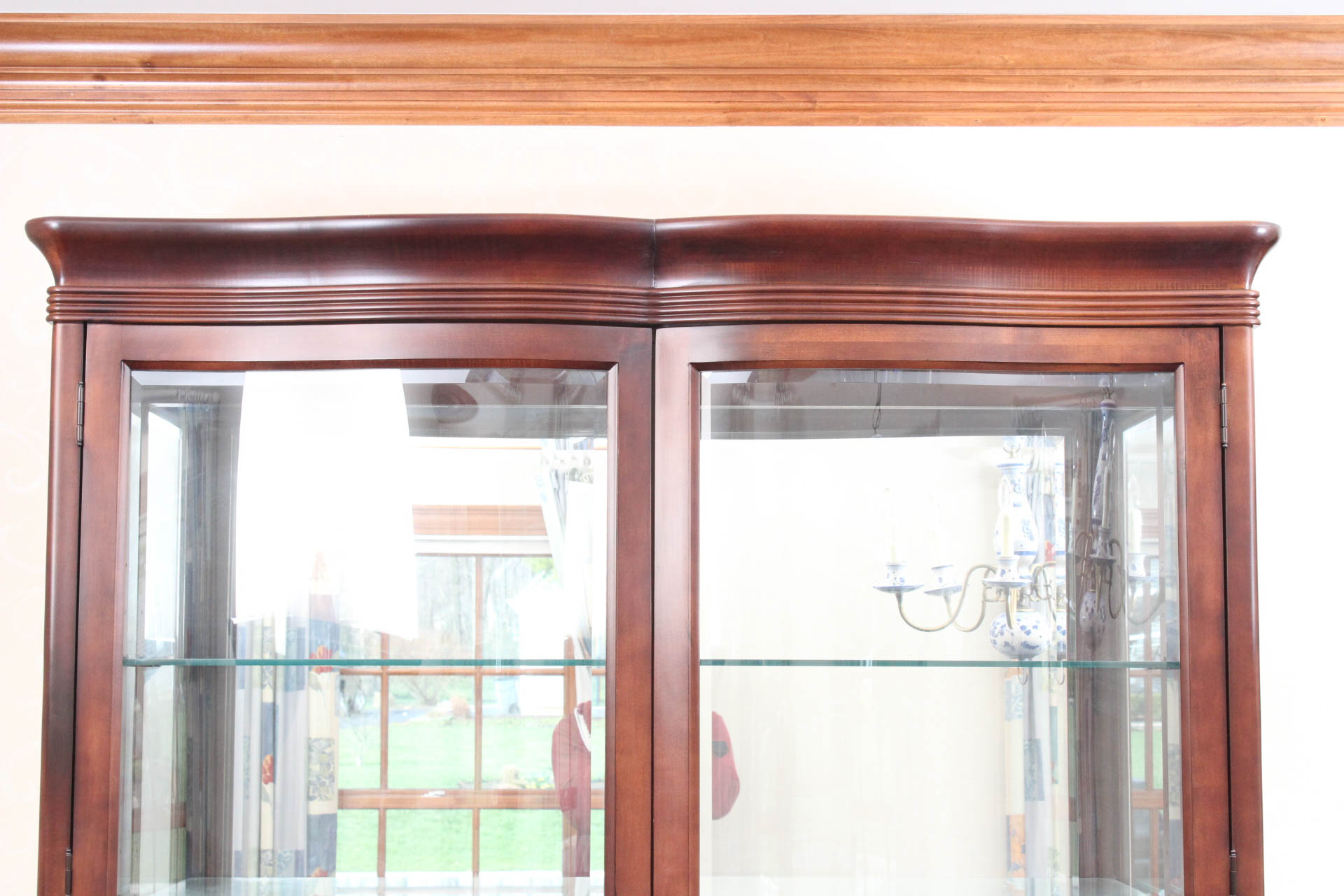 Bernhardt Furniture "Paris" China Cabinet